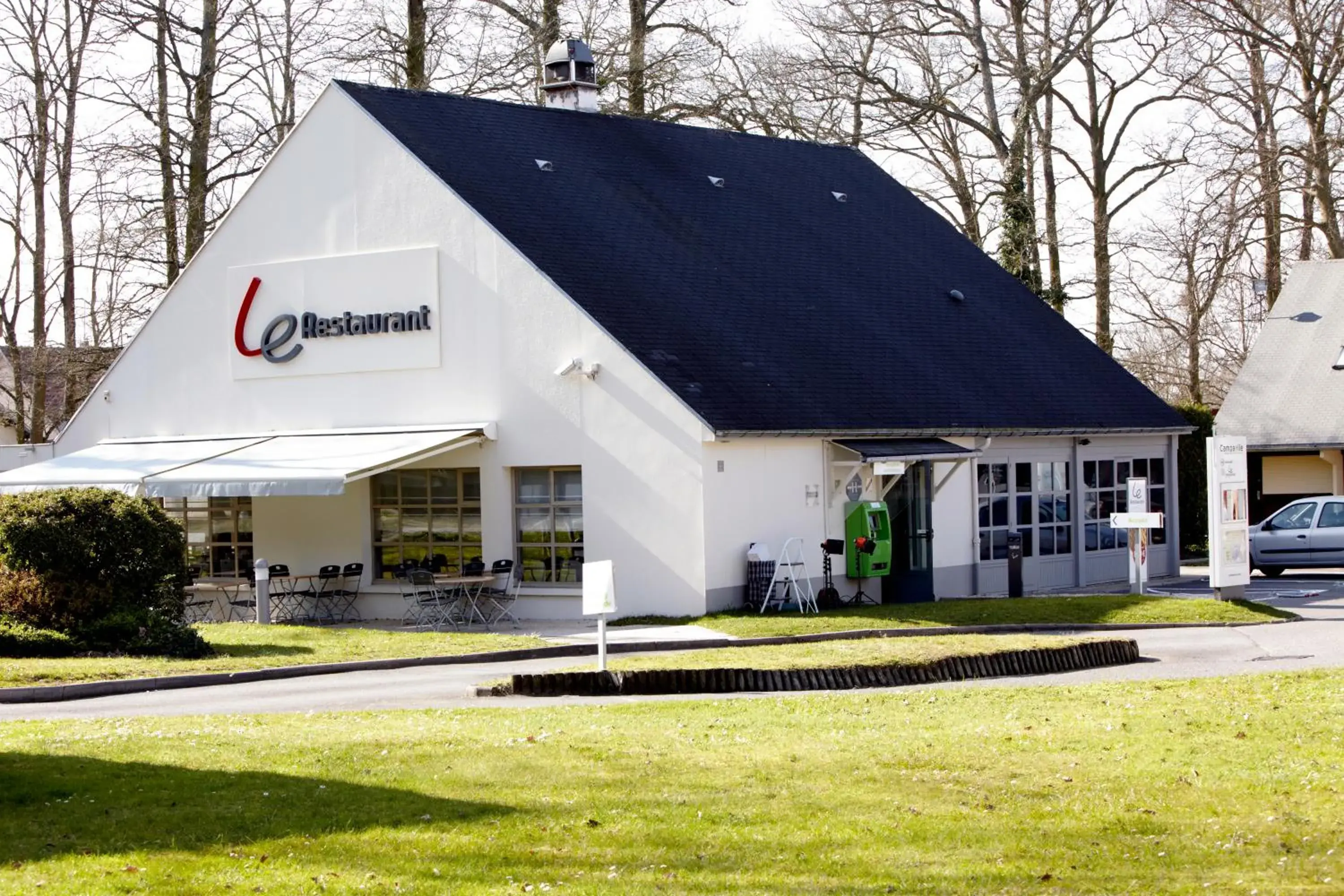 Facade/entrance, Property Building in Campanile Hotel Compiegne