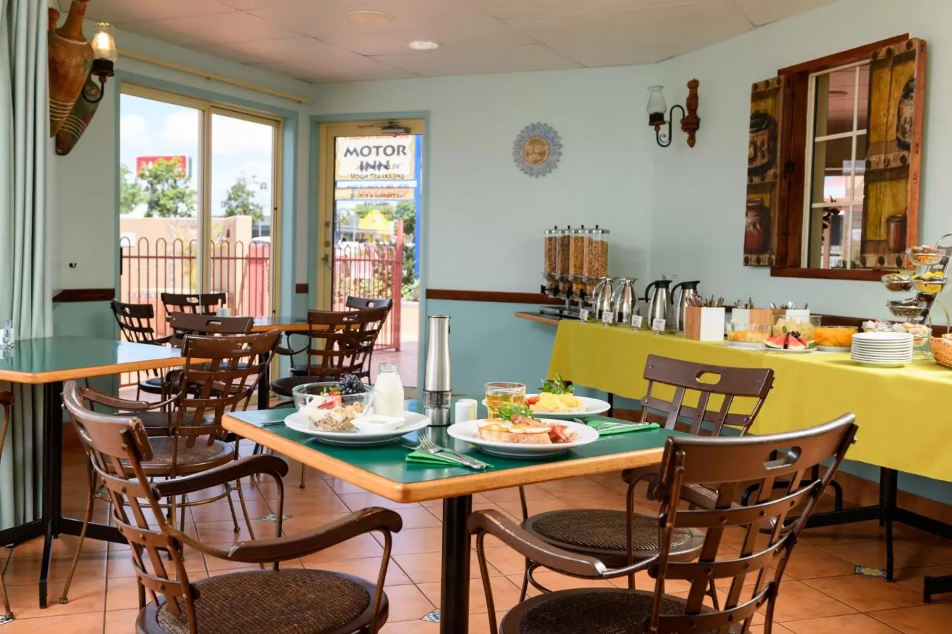 Continental breakfast, Restaurant/Places to Eat in Villa Mirasol Motor Inn