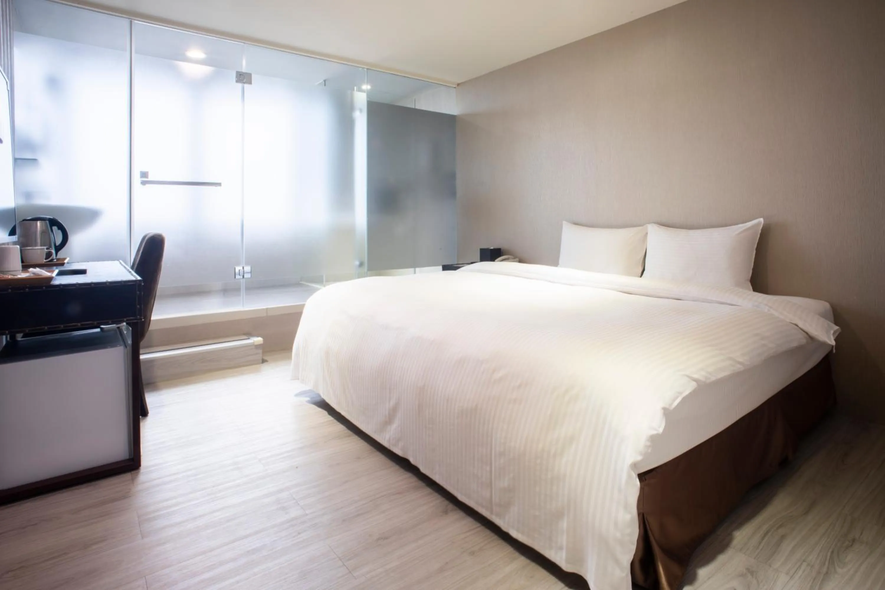 Bedroom, Bed in XinsheHotel - Chungli
