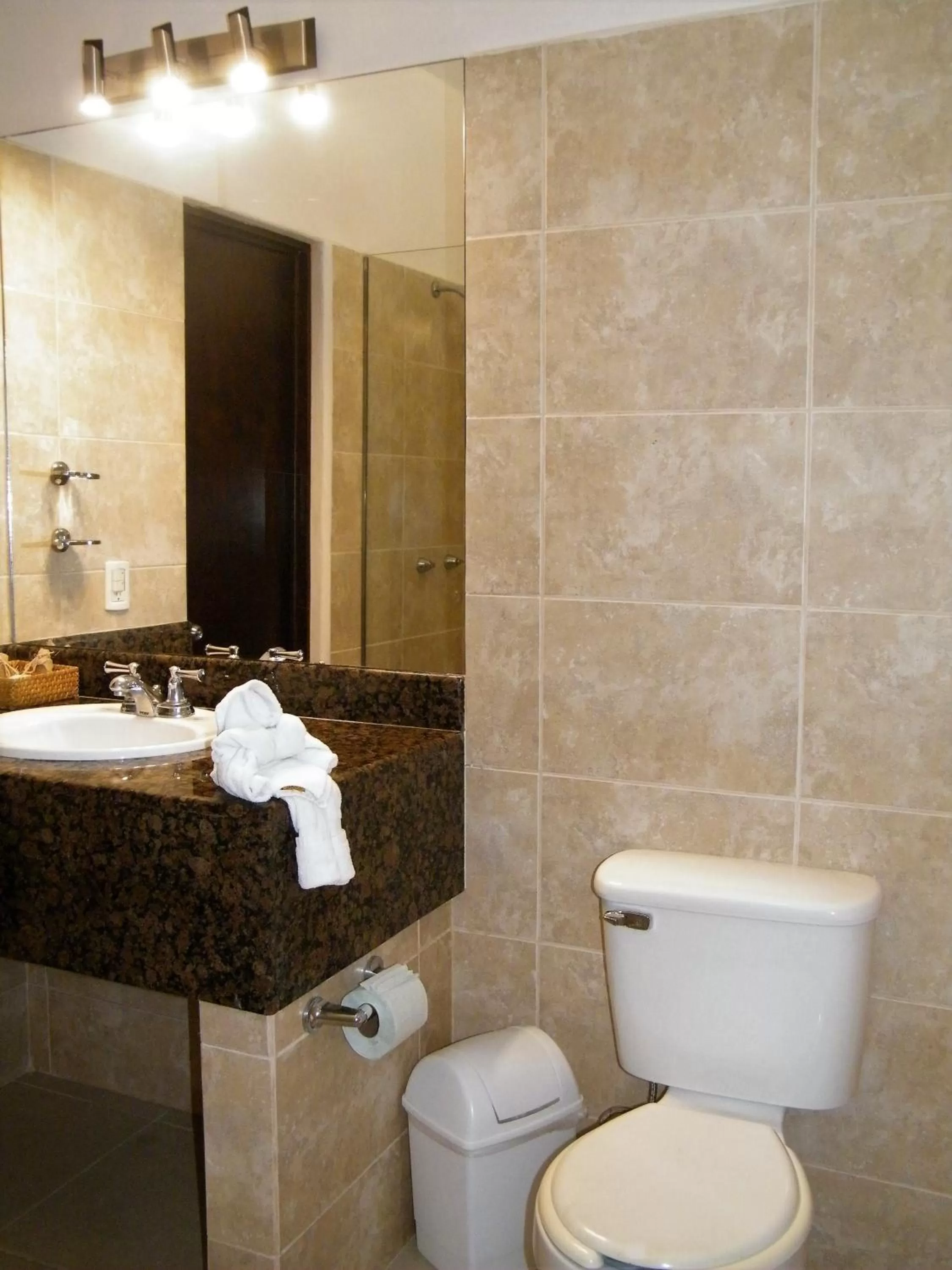 Bathroom in Hotel LunaSol