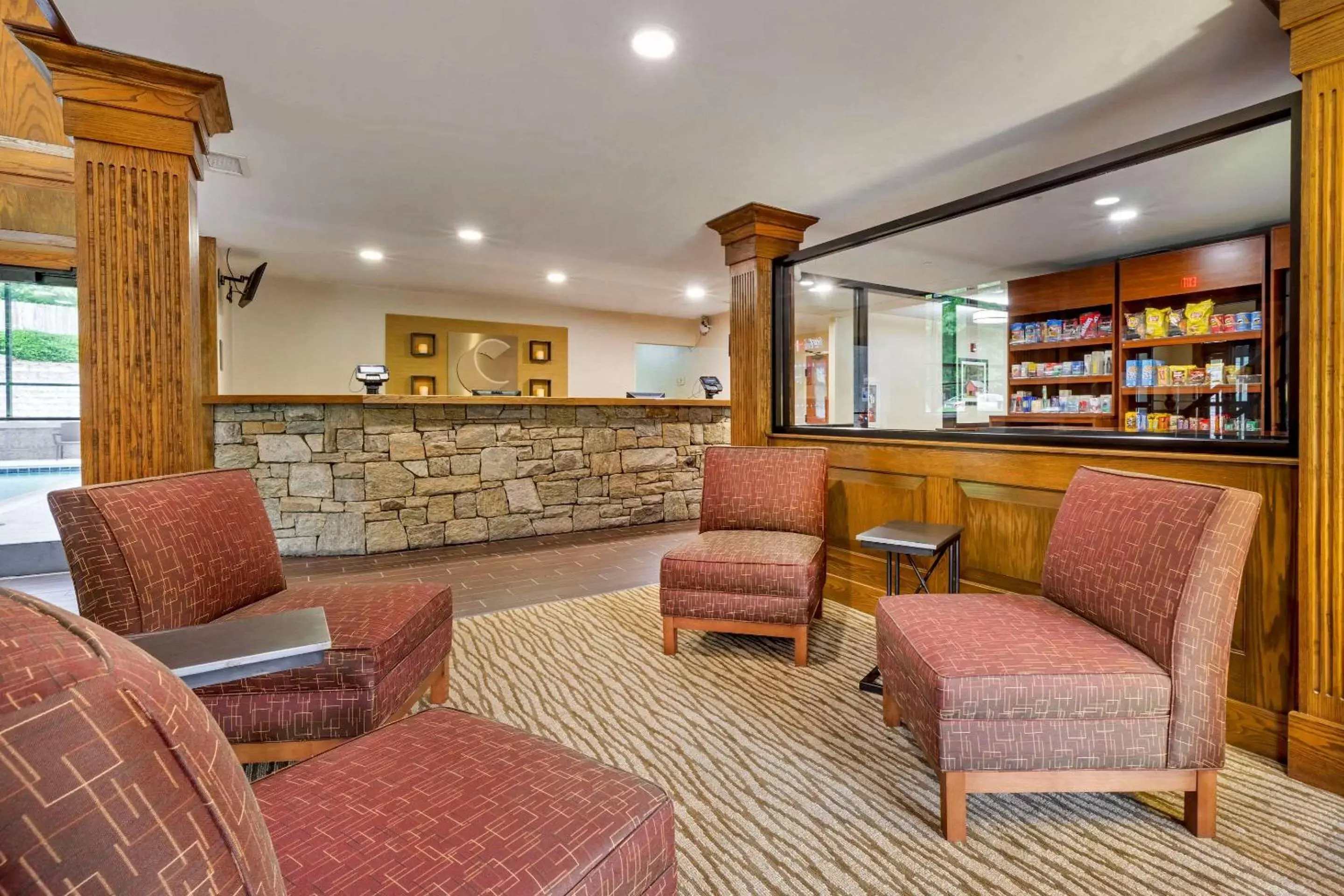 Lobby or reception, Lounge/Bar in Comfort Suites Boone - University Area