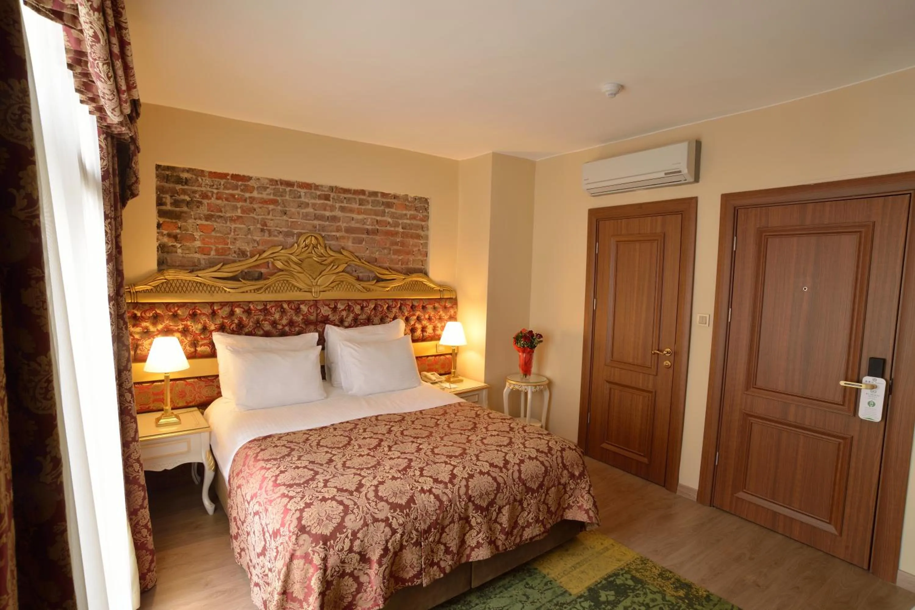 Bed in By Murat Royal Hotel Galata