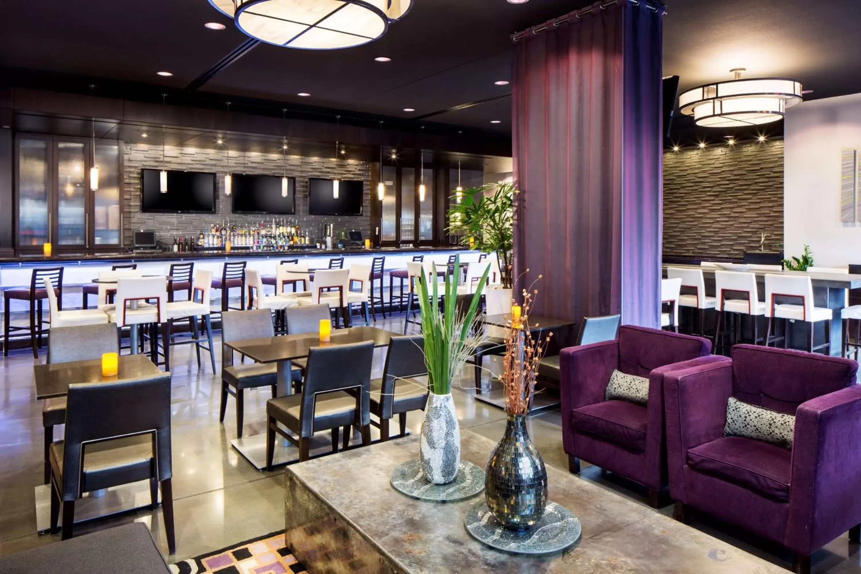 Lounge or bar, Restaurant/Places to Eat in Hyatt House Charlotte Center City