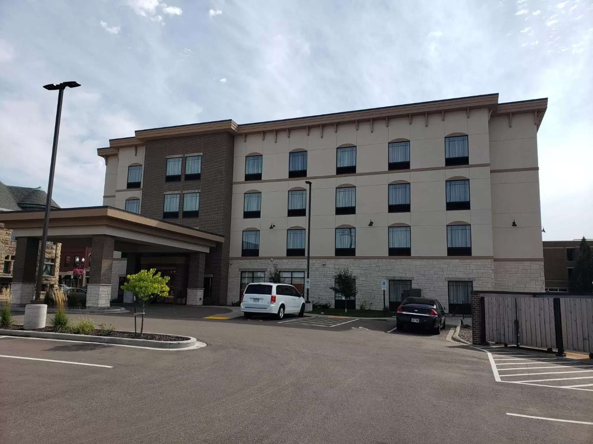 Property building in Cobblestone Inn & Suites - Menomonie/UW-Stout Property building in Cobblestone Inn & Suites - Menomonie/UW-Stout
