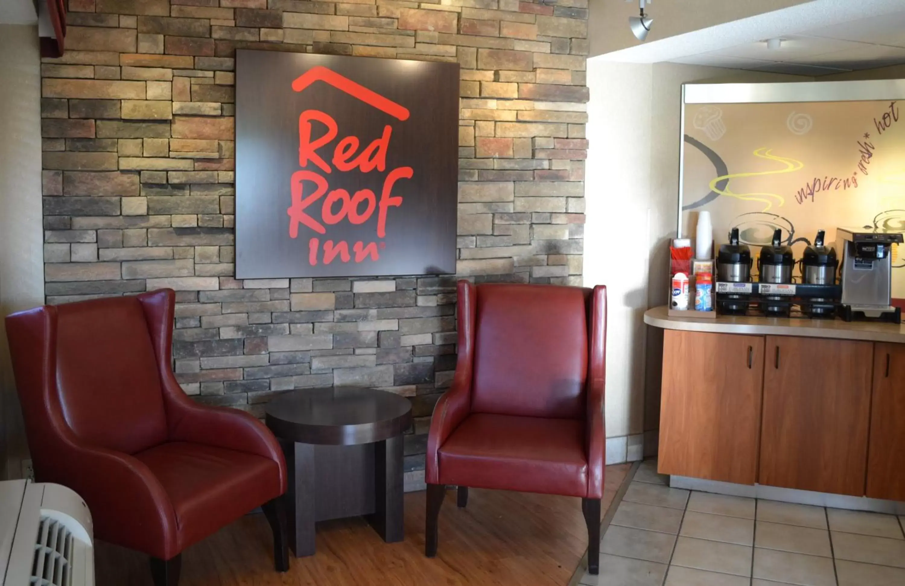 Lobby or reception, Lounge/Bar in Red Roof Inn Madison, WI