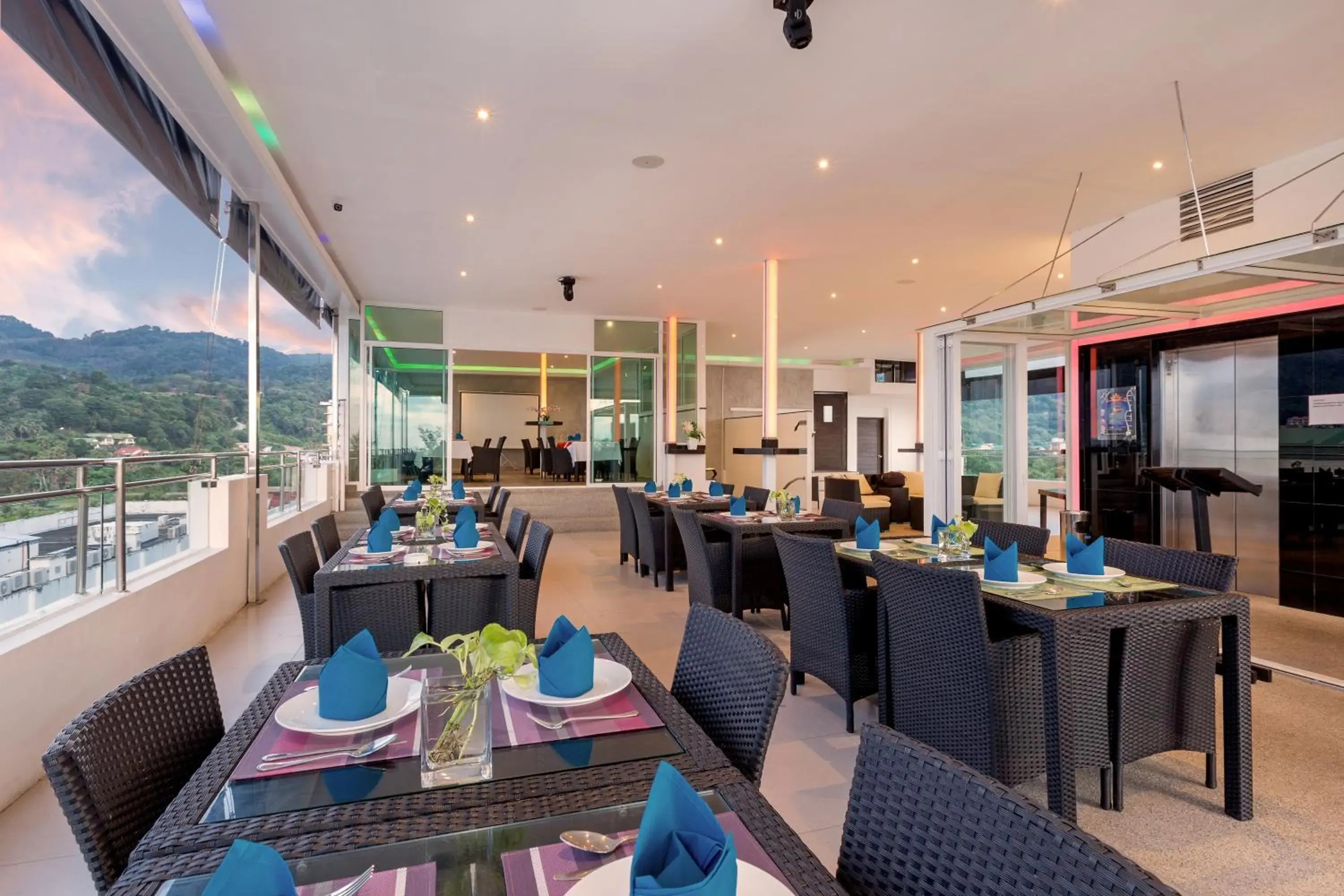 Restaurant/places to eat in Grand Sunset Hotel Phuket Restaurant/places to eat in Grand Sunset Hotel Phuket