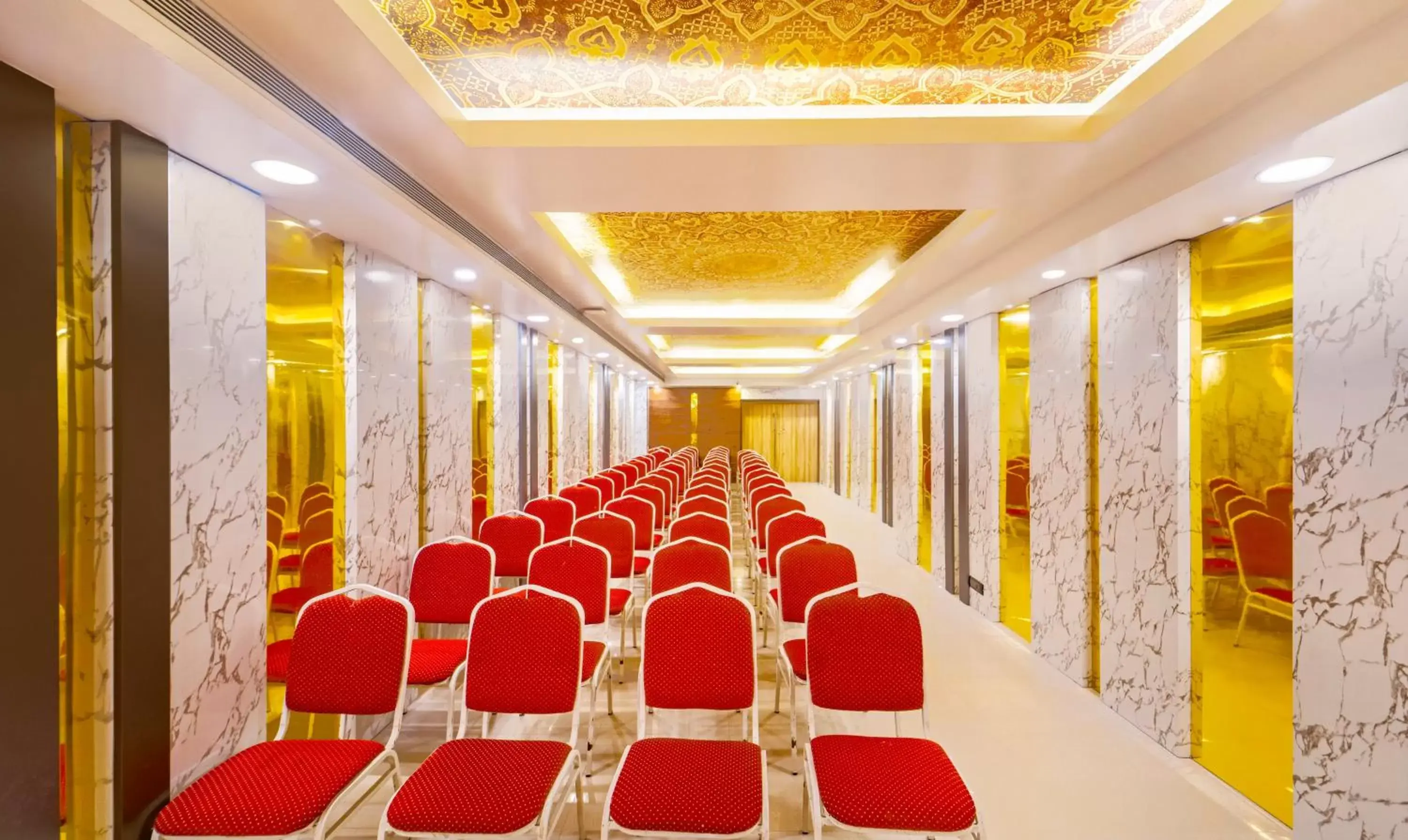 Banquet/Function facilities in FabHotel Golden Swan Chennai Airport Free Pickup & Drop