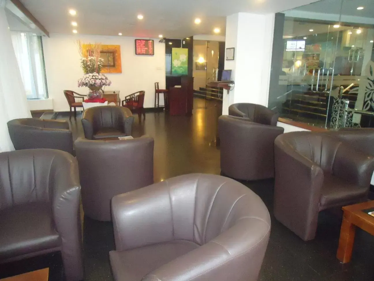 Lobby or reception, Lounge/Bar in Global Towers Hotel & Apartments