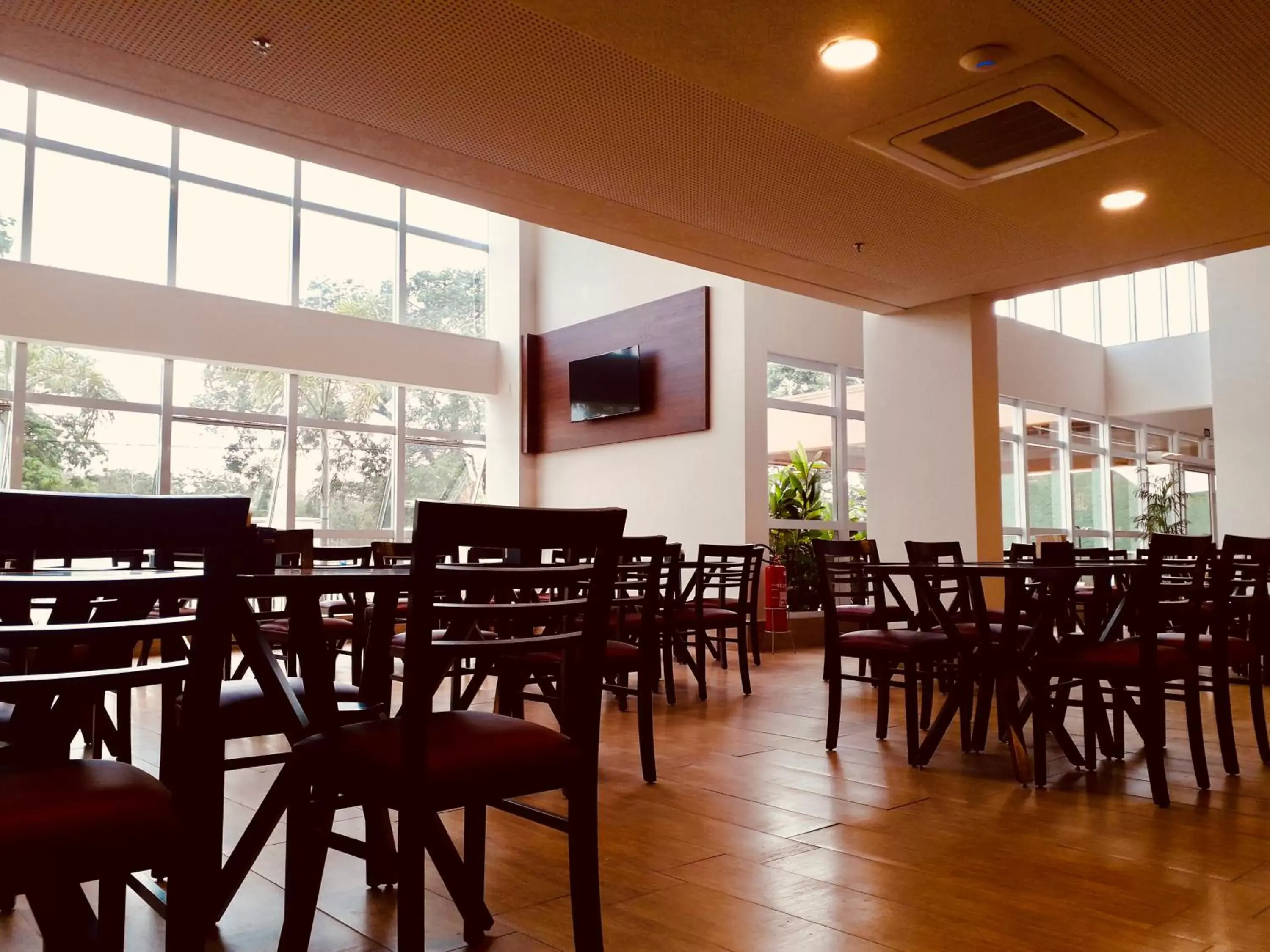 Restaurant/places to eat in Lummina Mogi Restaurant/places to eat in Lummina Mogi