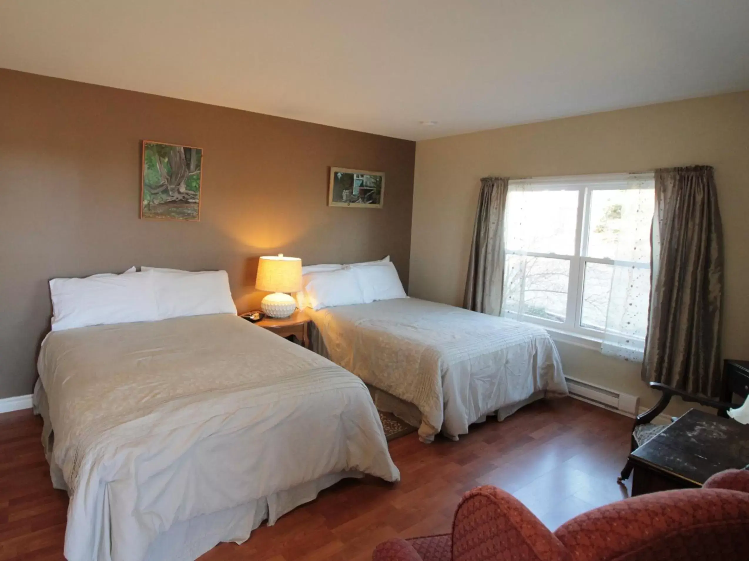 Deluxe Triple Room with Sea View in Seawind Landing Country Inn