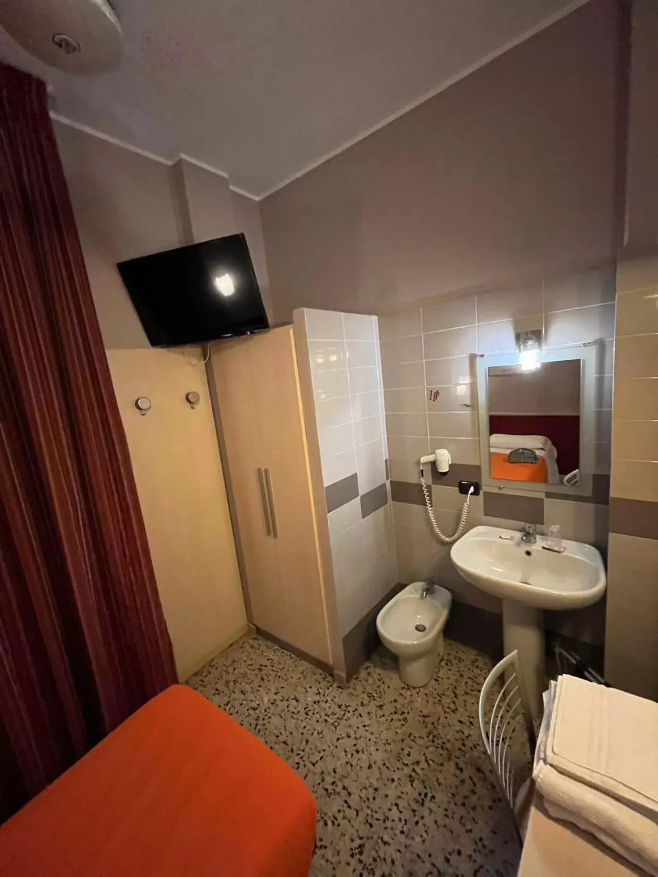 Bedroom, Bathroom in Hotel Parma