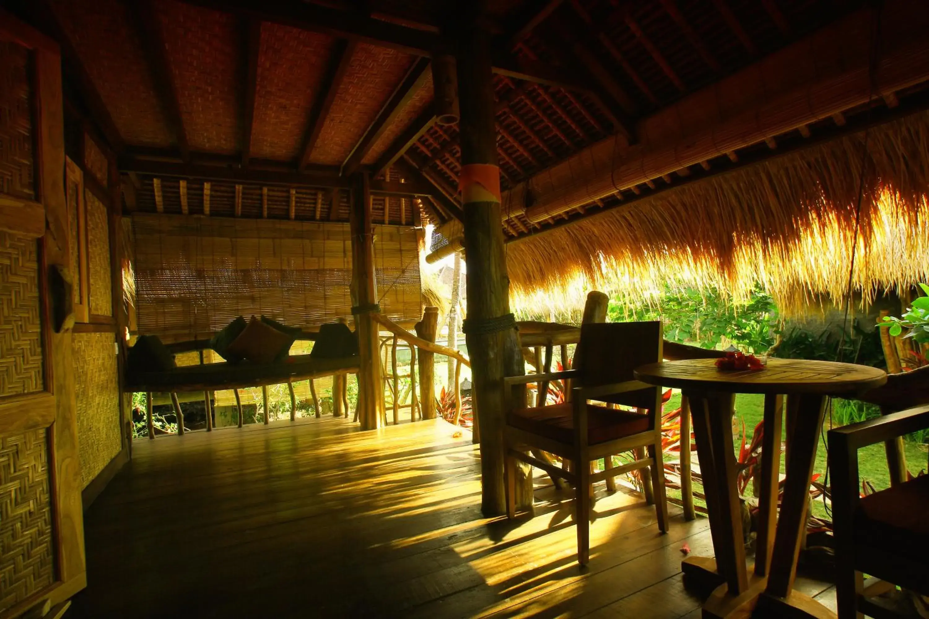 Restaurant/places to eat in Flower Bud Bungalow Balangan