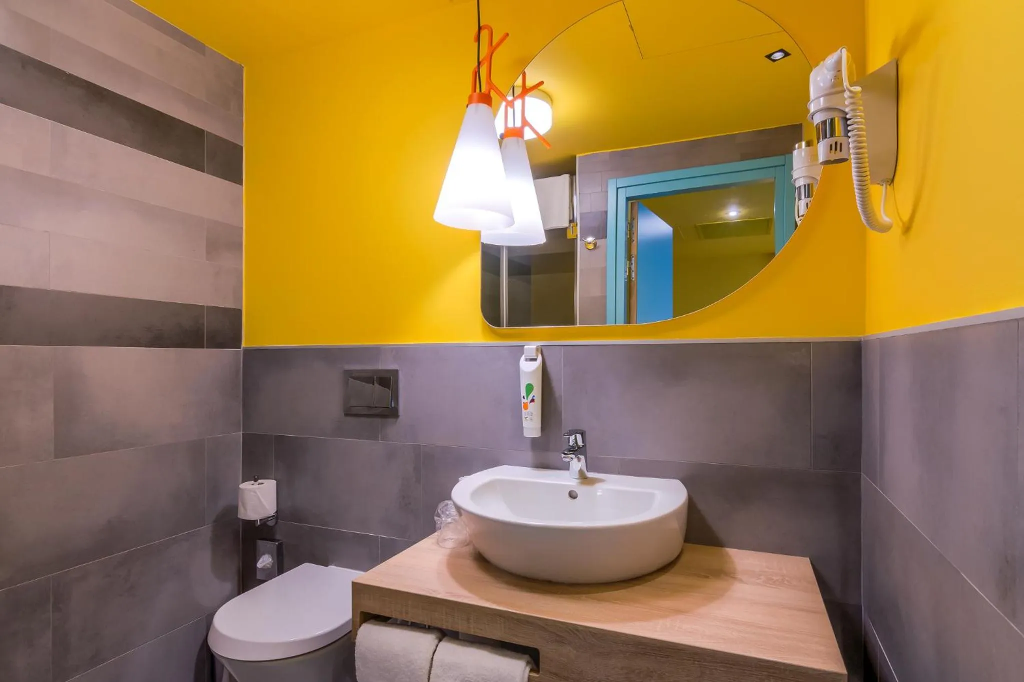Toilet in ibis Styles Bucharest Erbas