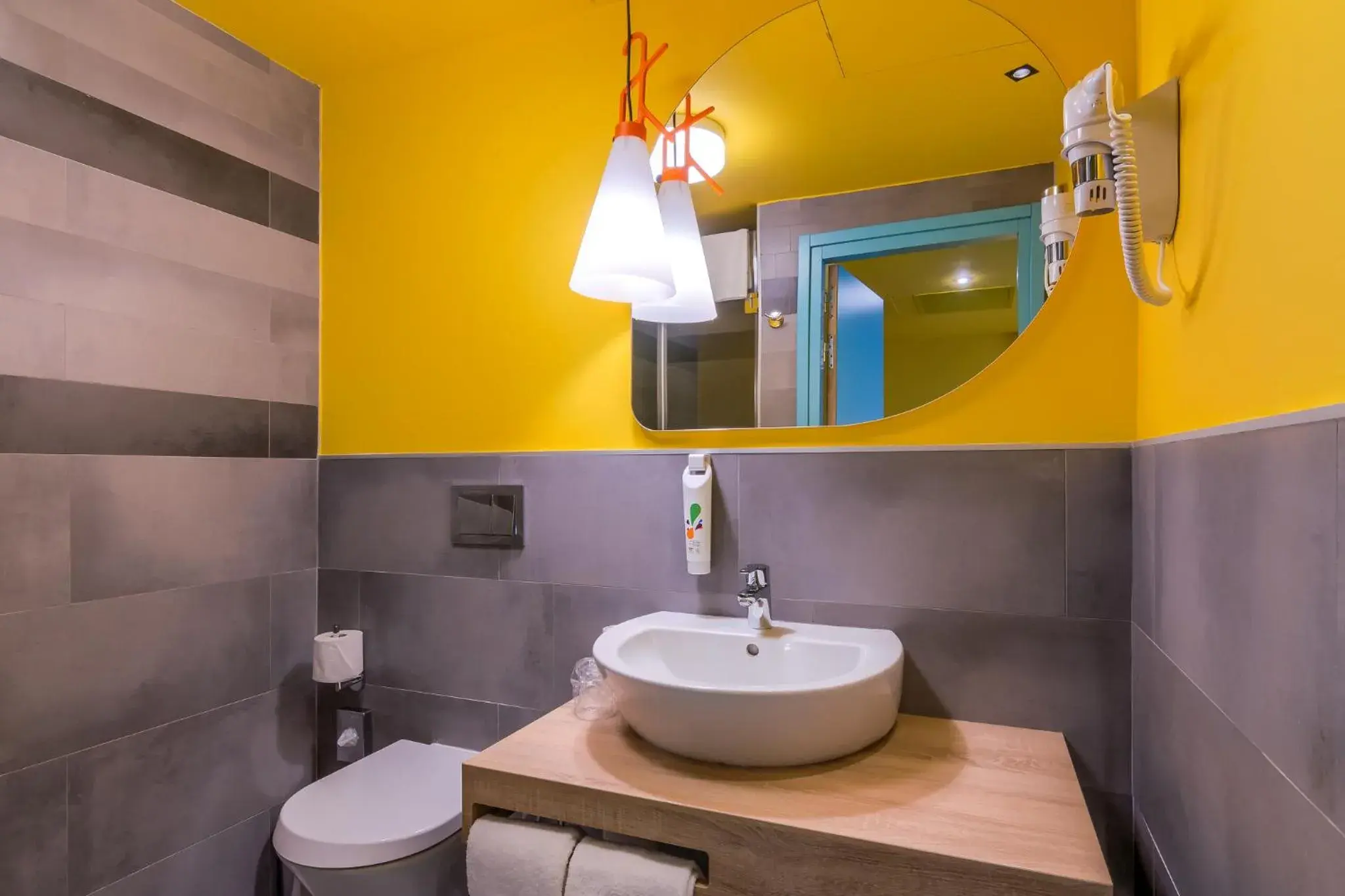 Toilet, Bathroom in ibis Styles Bucharest Erbas