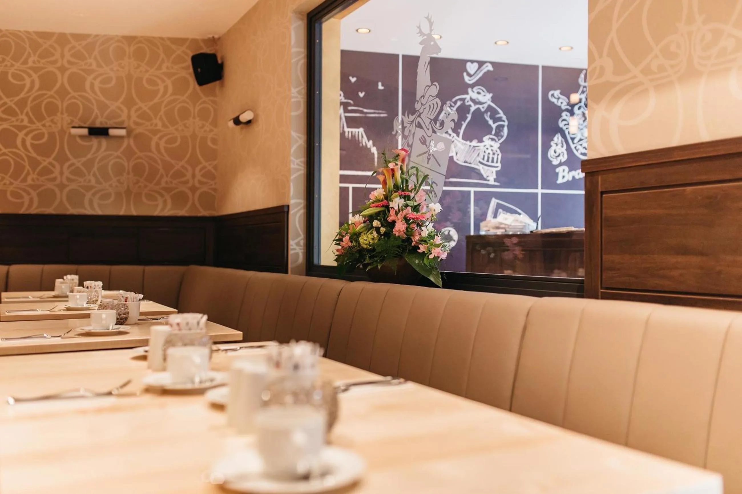 Restaurant/places to eat in Hotel Sion