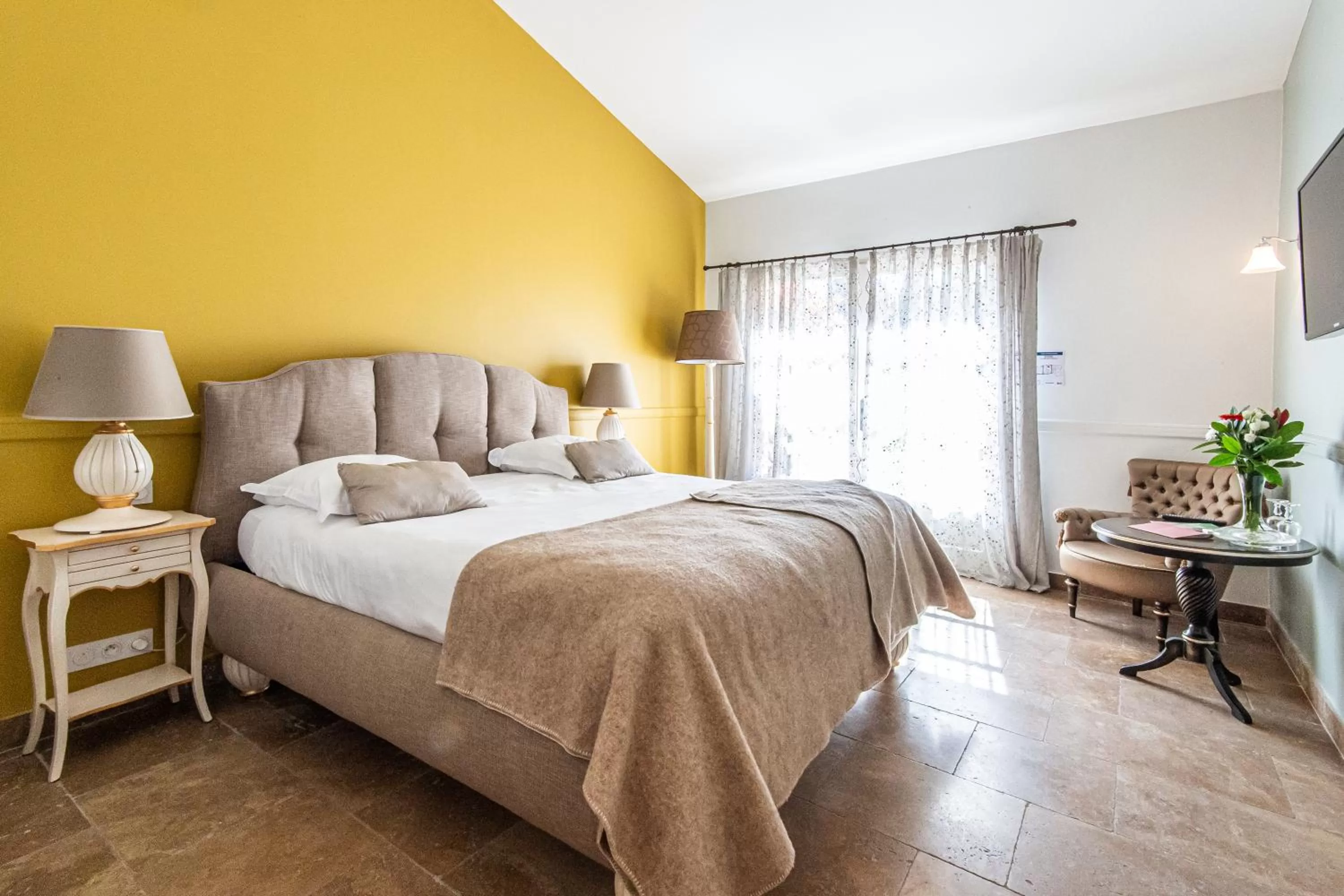 Patio, Bed in Hôtel Mas Valentine