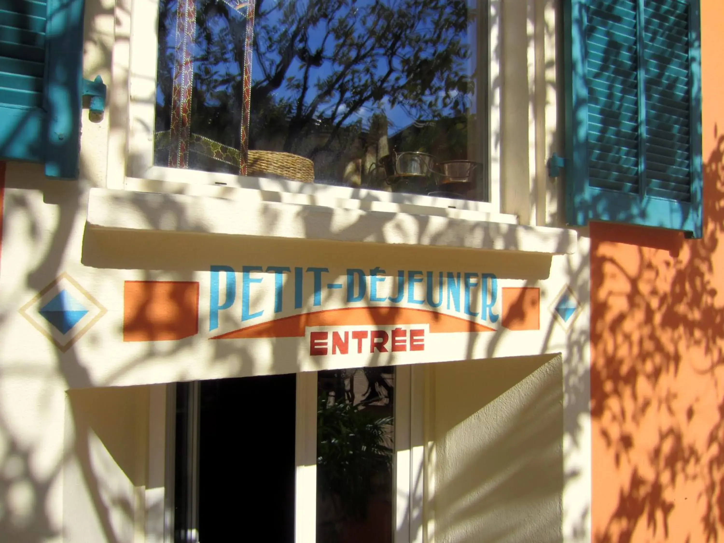 Facade/entrance in Maison Durante