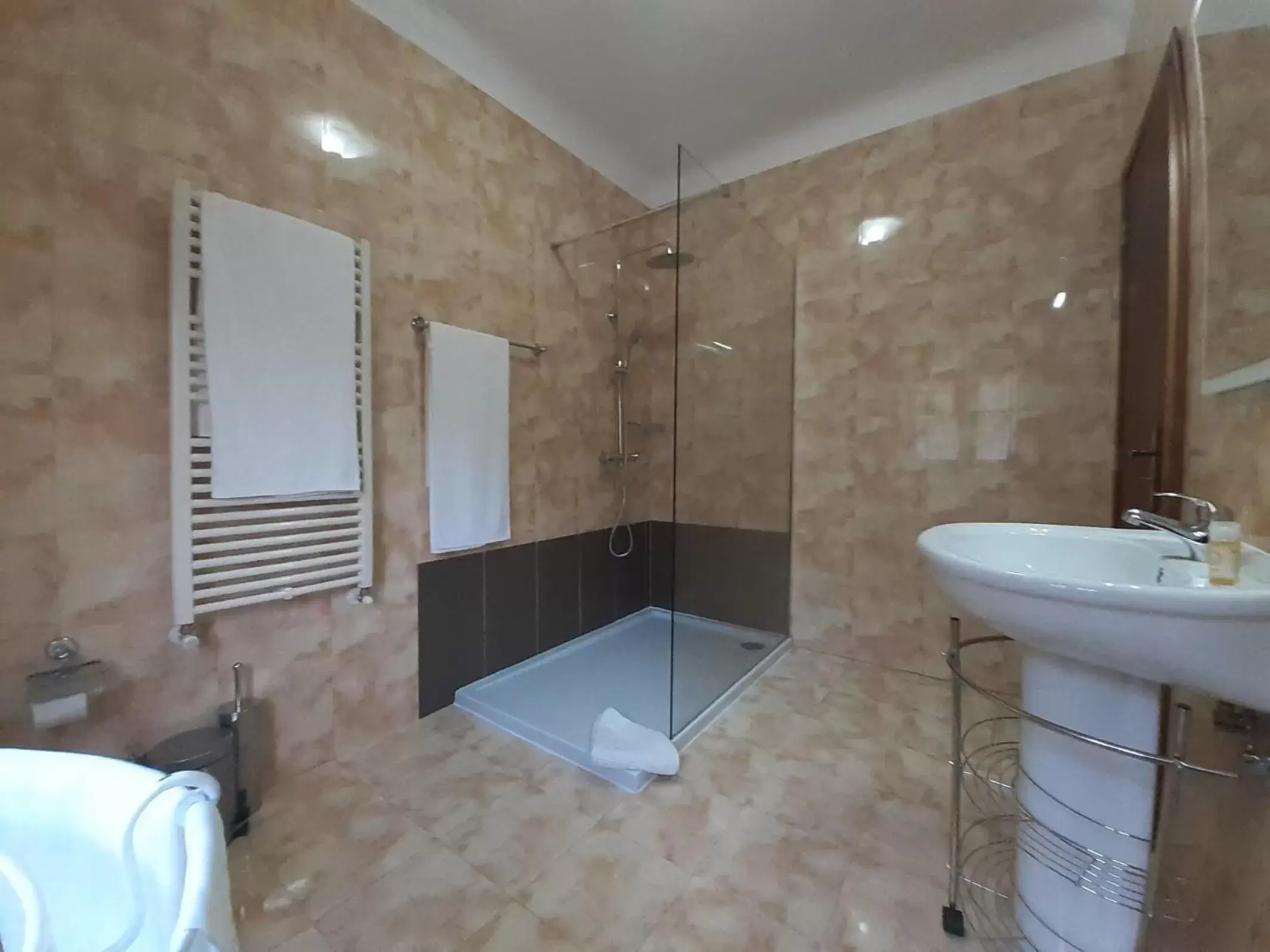 Bathroom in Alfatima