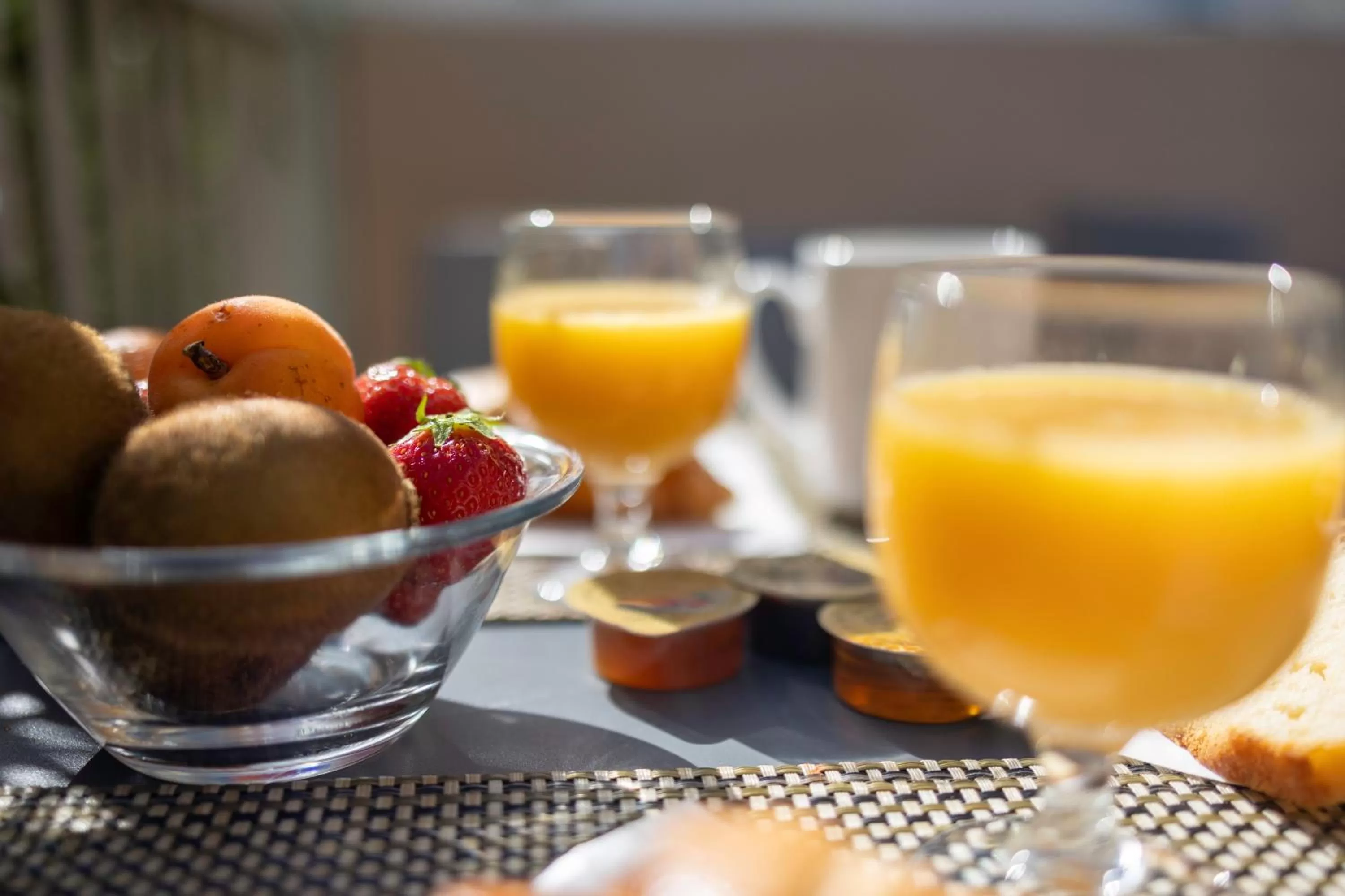 Breakfast in Hôtel restaurant Kyriad Fréjus