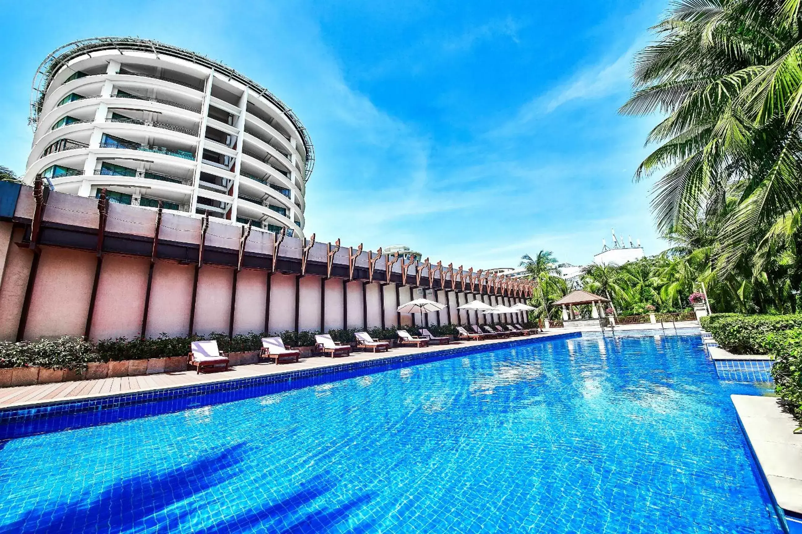Swimming pool in Ocean Sonic Resort Sanya Swimming pool in Ocean Sonic Resort Sanya