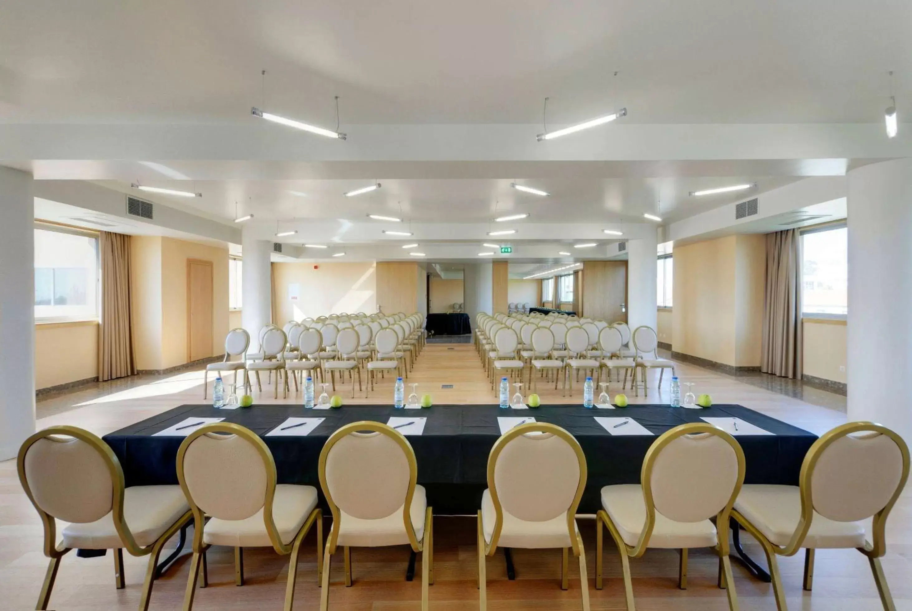 Meeting/conference room in TRYP by Wyndham Porto Expo Hotel