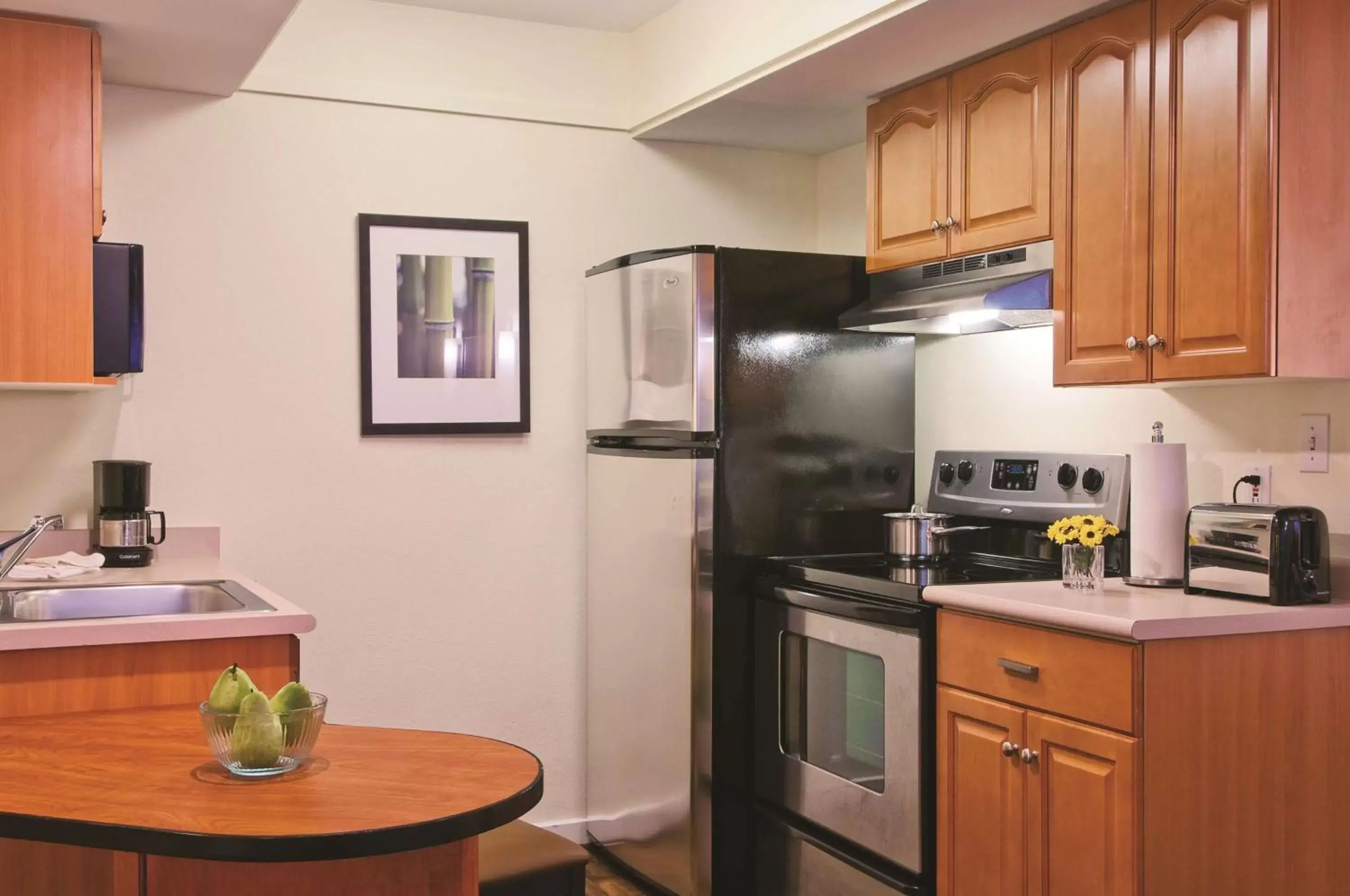 Photo of the whole room, Kitchen/Kitchenette in Hyatt House Denver Tech Center