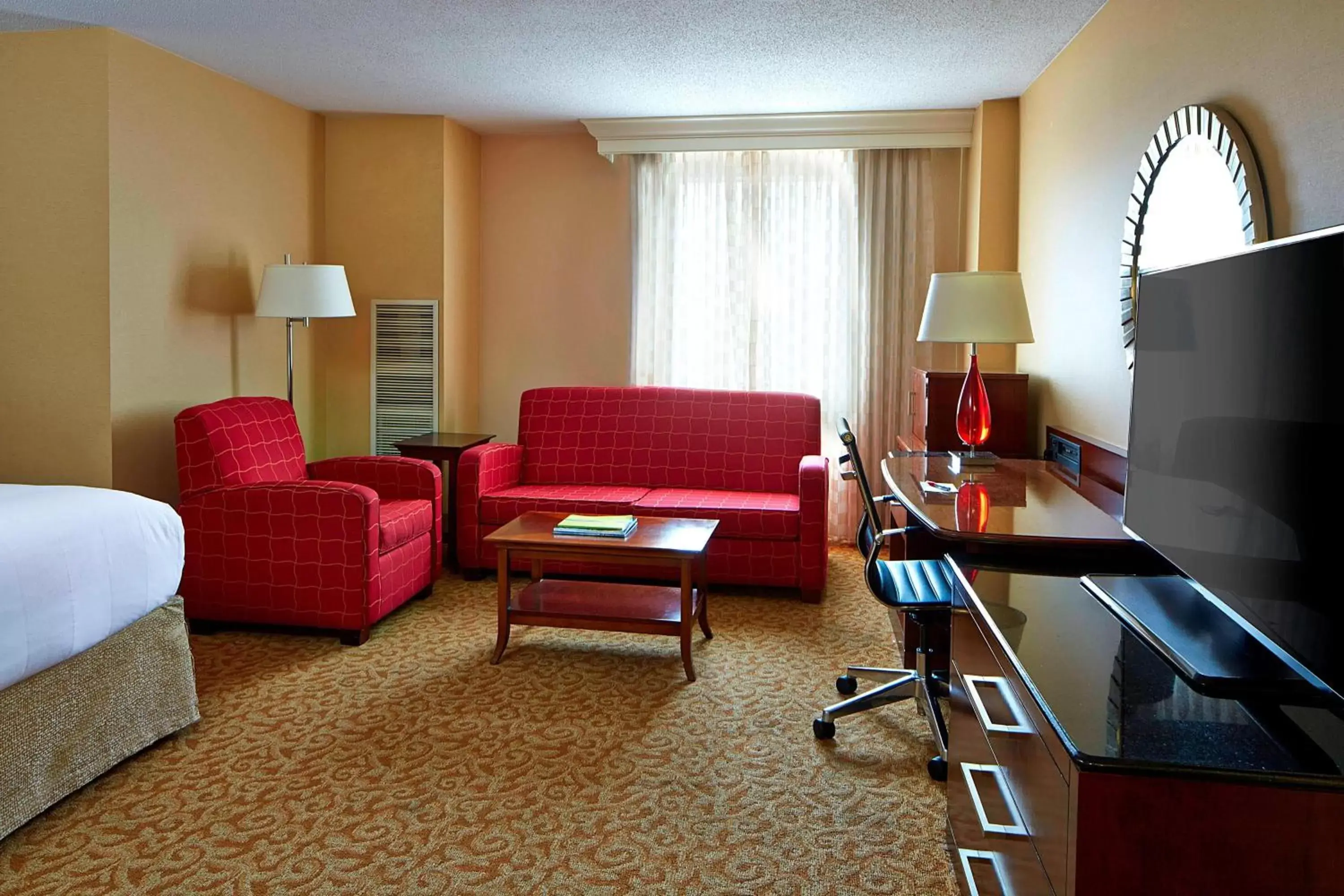 Living room, Seating Area in Chattanooga Marriott Downtown