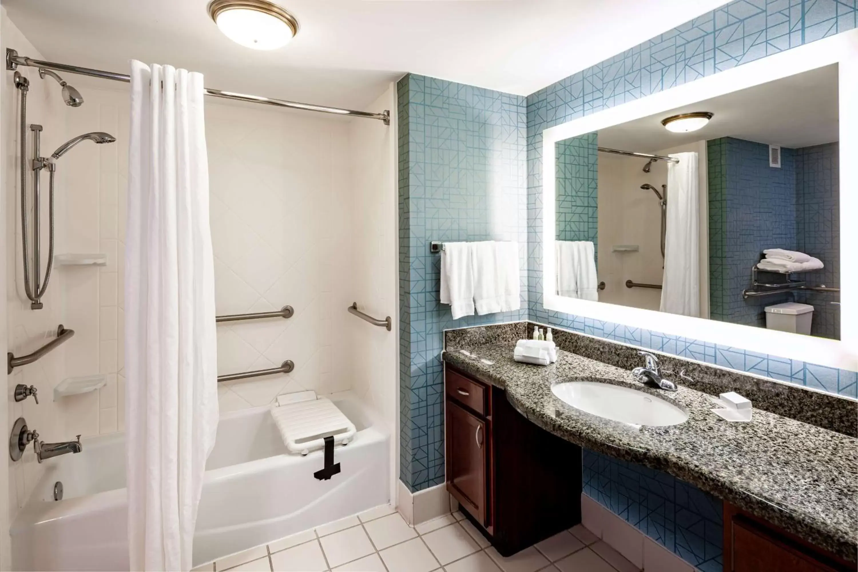 Bathroom in Homewood Suites by Hilton Jacksonville-South/St. Johns Ctr.