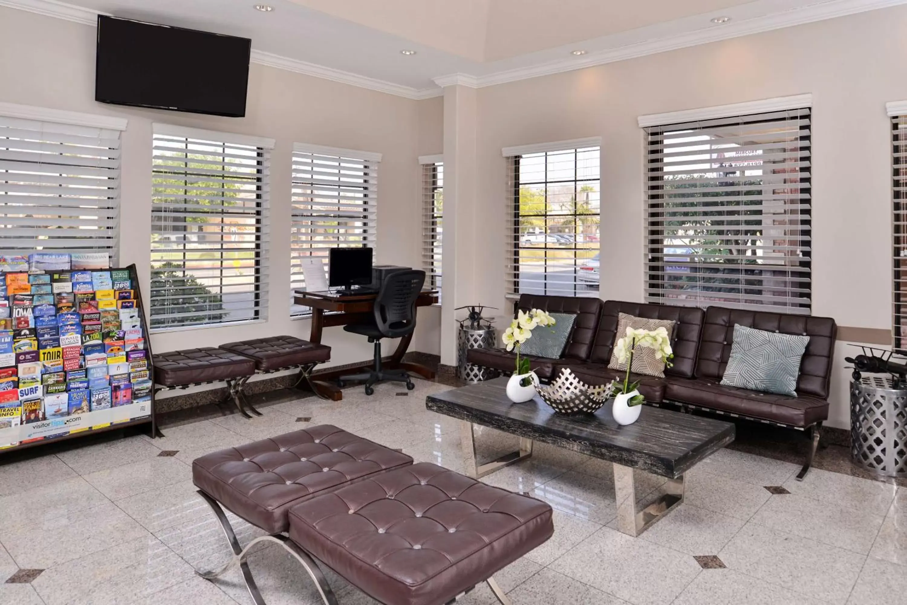 Lobby or reception in Best Western Airpark Hotel - Los Angeles LAX Airport Lobby or reception in Best Western Airpark Hotel - Los Angeles LAX Airport