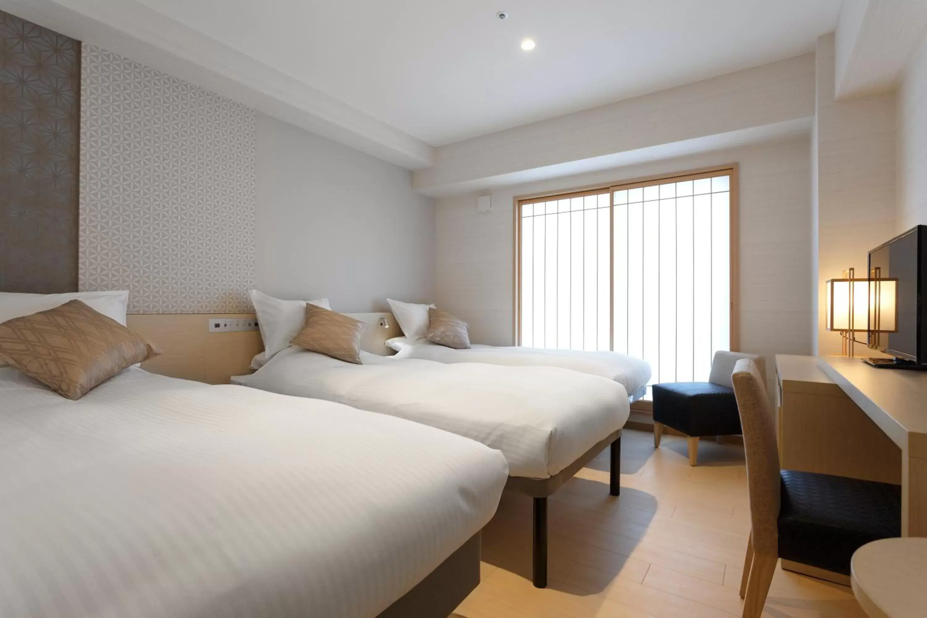 Triple Room with City View - Non-Smoking in Osaka View Hotel Honmachi Triple Room with City View - Non-Smoking in Osaka View Hotel Honmachi