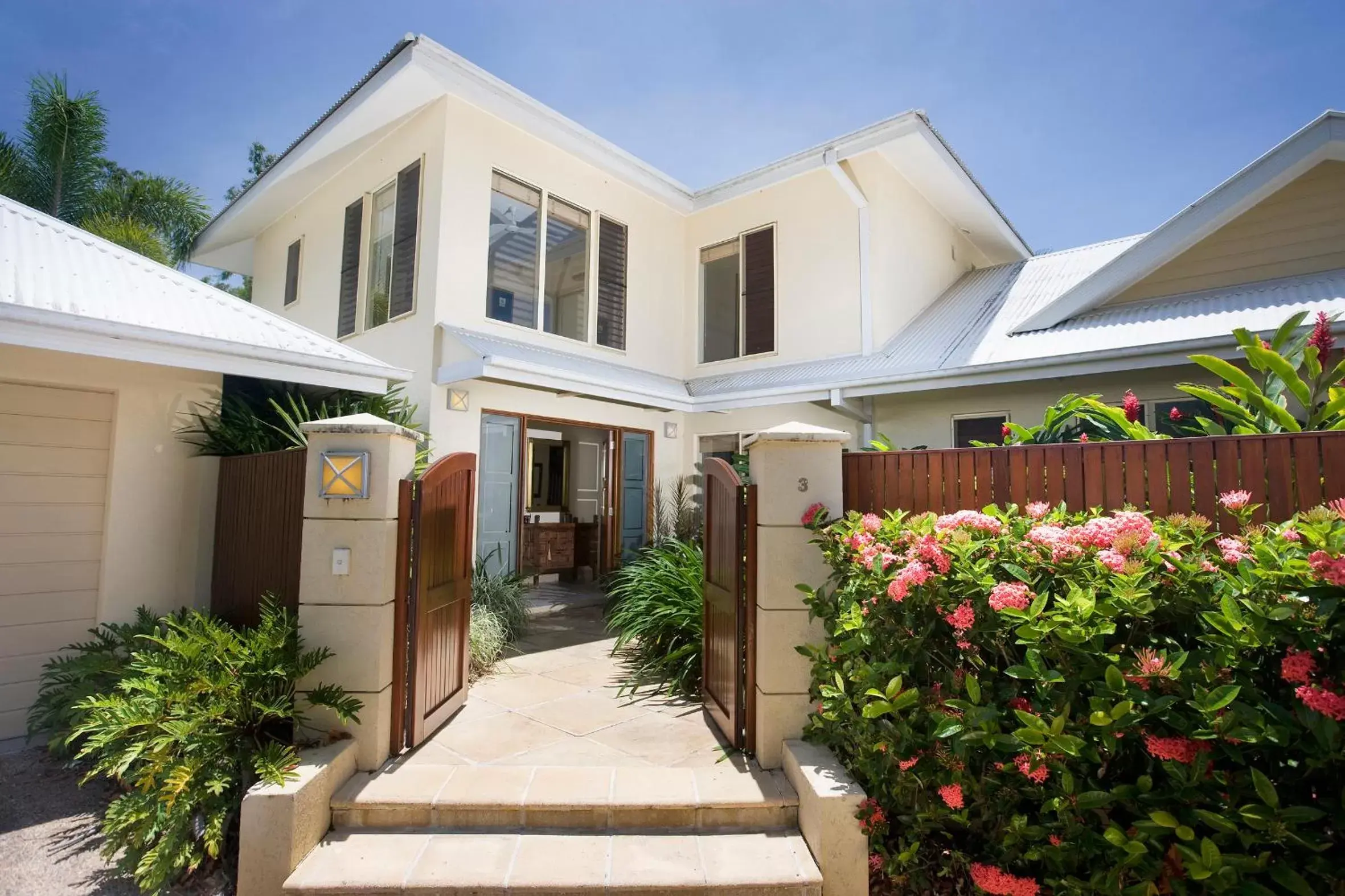 Facade/entrance, Property Building in Paradise Links Resort Port Douglas