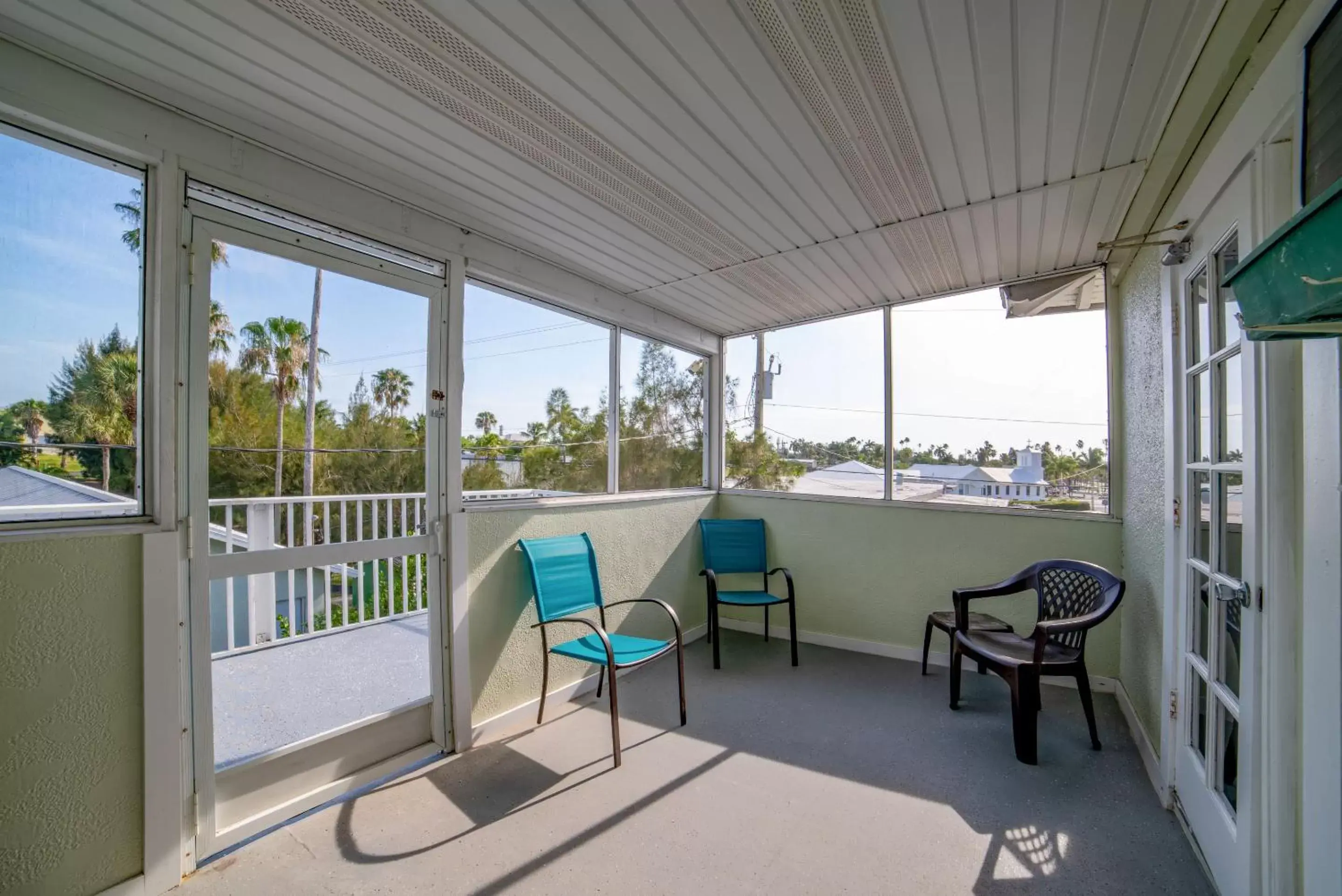 View (from property/room), Balcony/Terrace in Captain's Table Hotel by Everglades Adventures