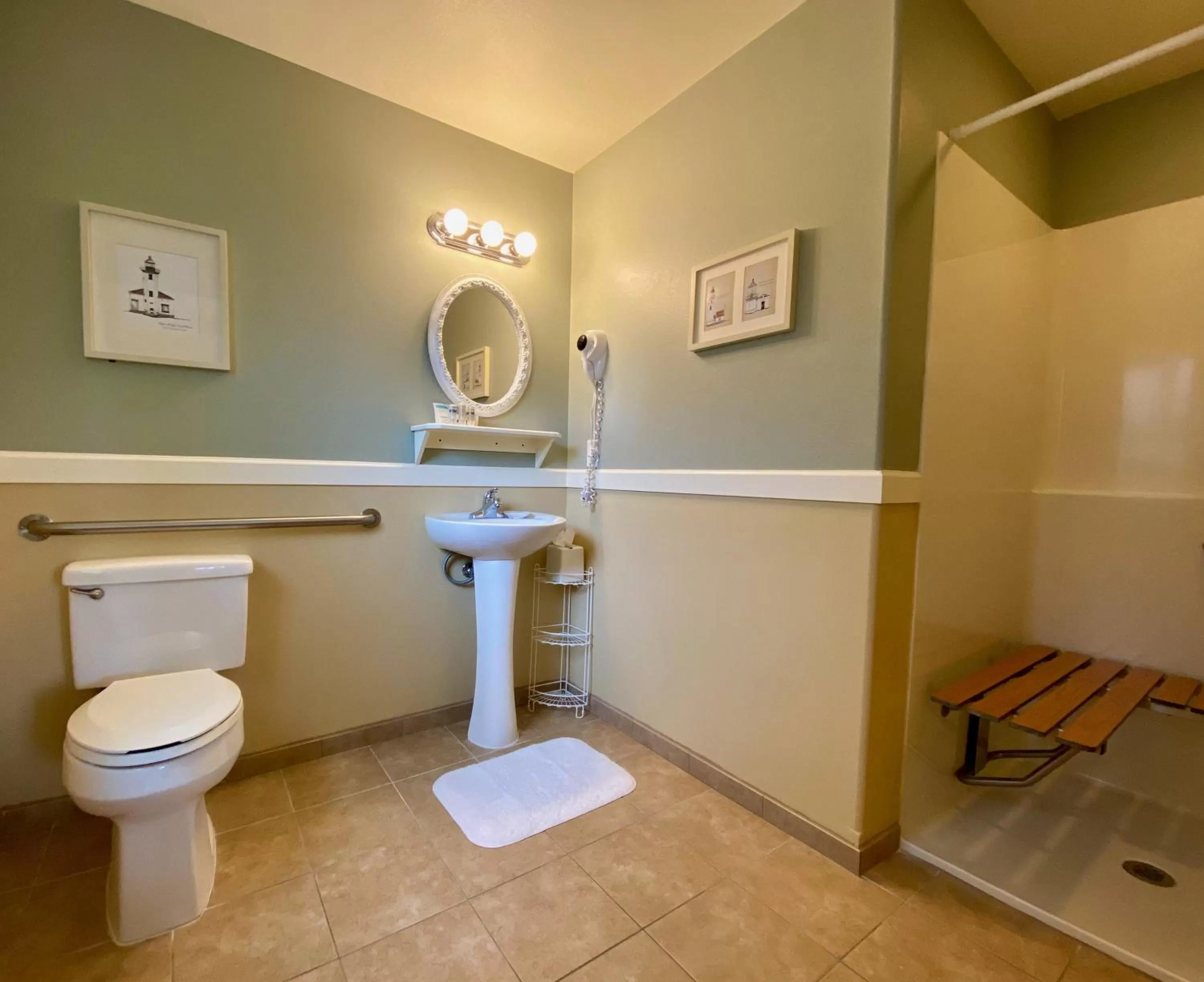 Bathroom in Lighthouse Inn