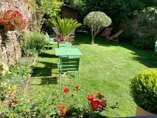 Garden in Hôtel Coeur De Loire