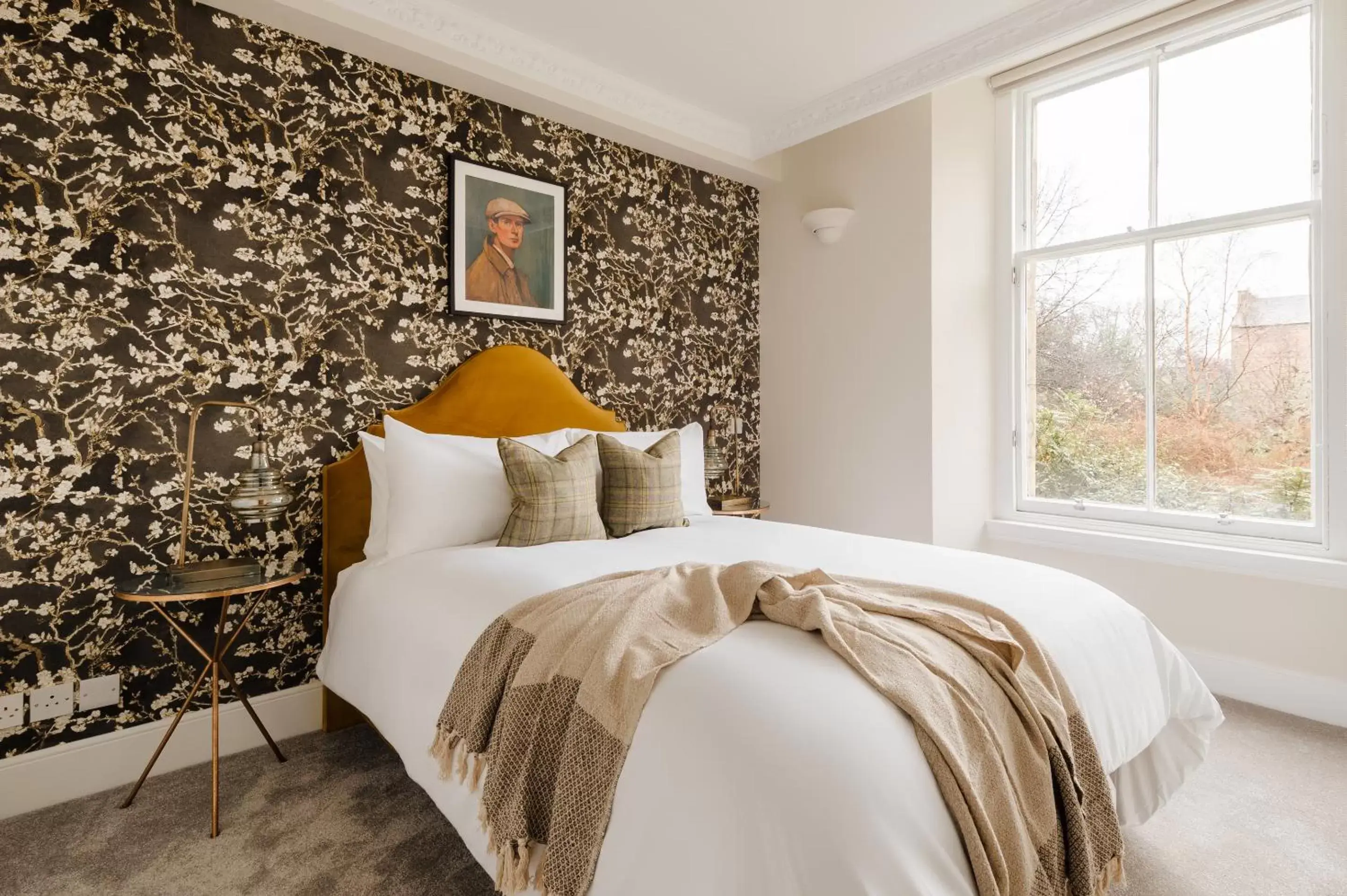 Bedroom, Bed in Sonder Royal Garden Apartments