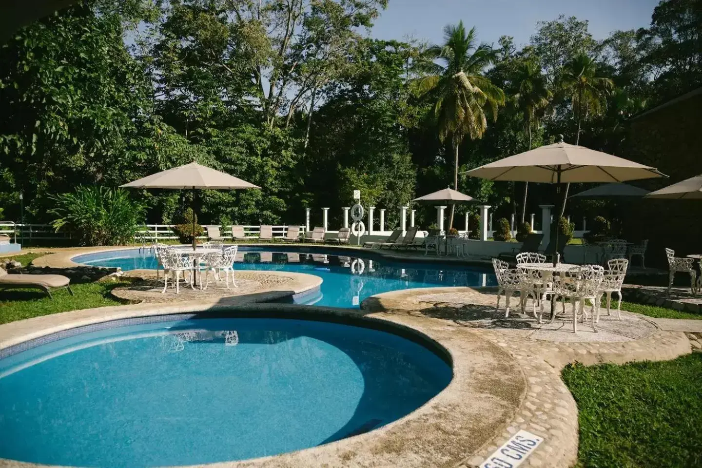 Swimming Pool in Hotel Nututun Palenque