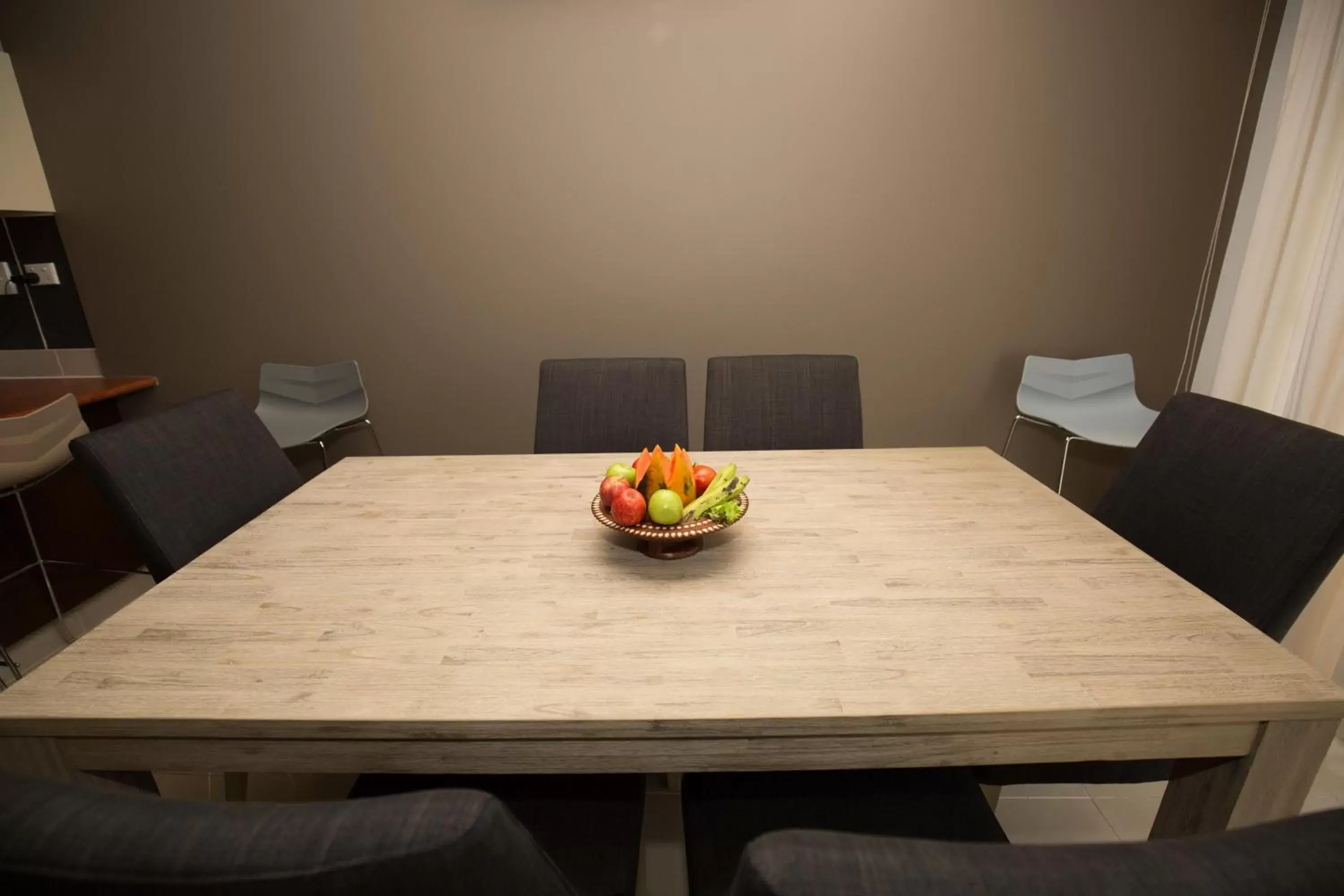 Dining Area in Gateway Hotel