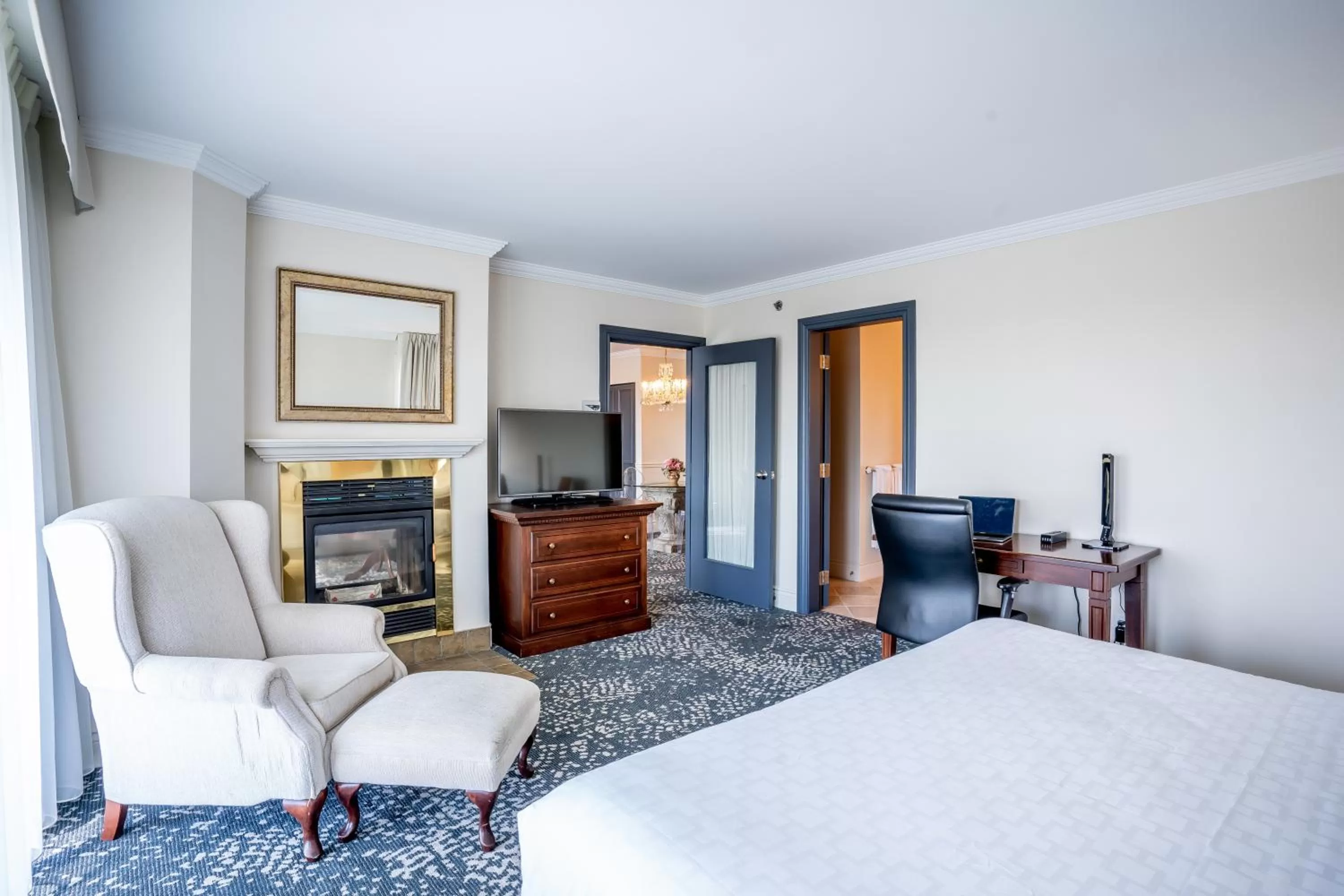 Bedroom, Bed in Manoir des Sables Hôtel & Golf