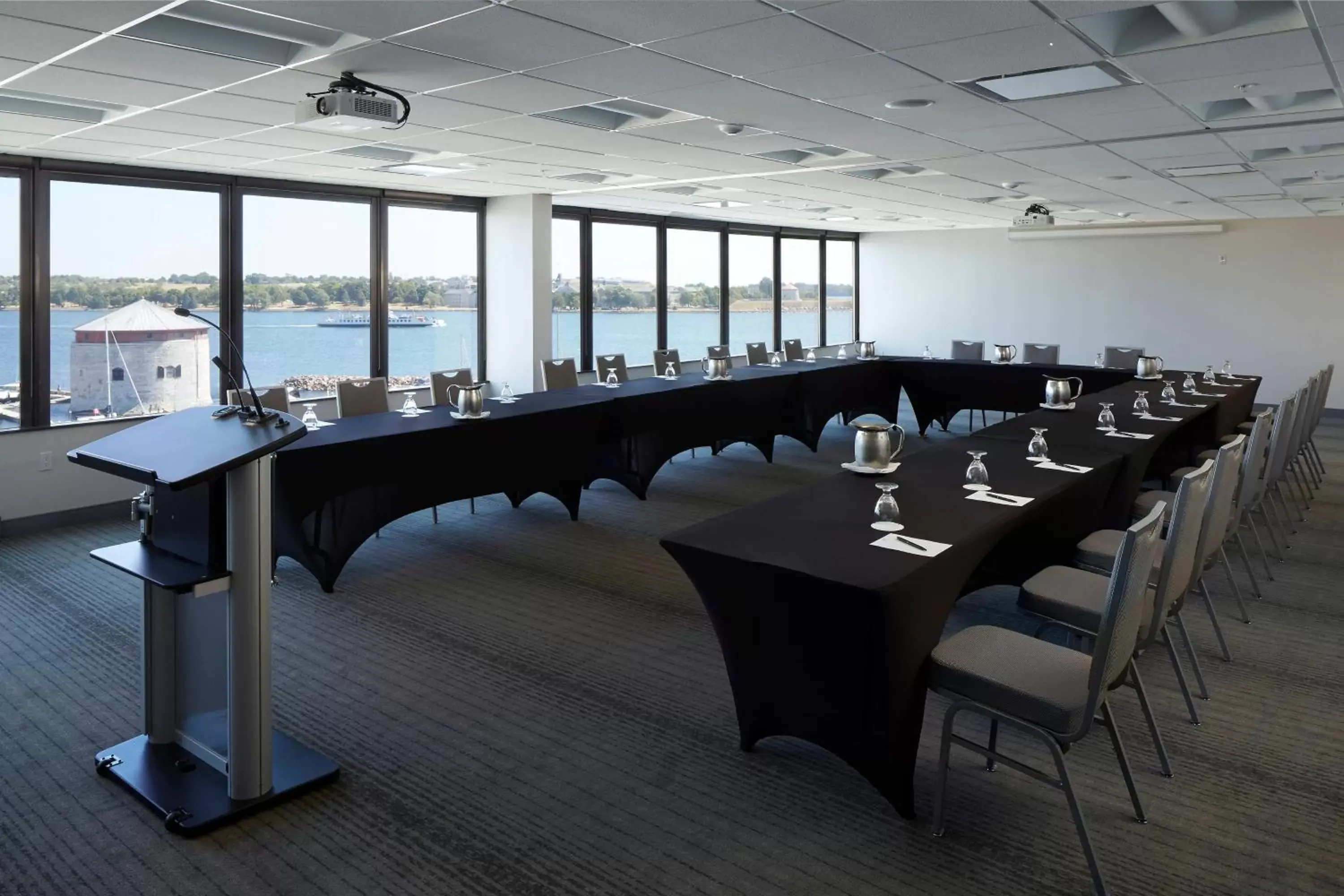 Meeting/conference room in Delta Hotels by Marriott Kingston Waterfront