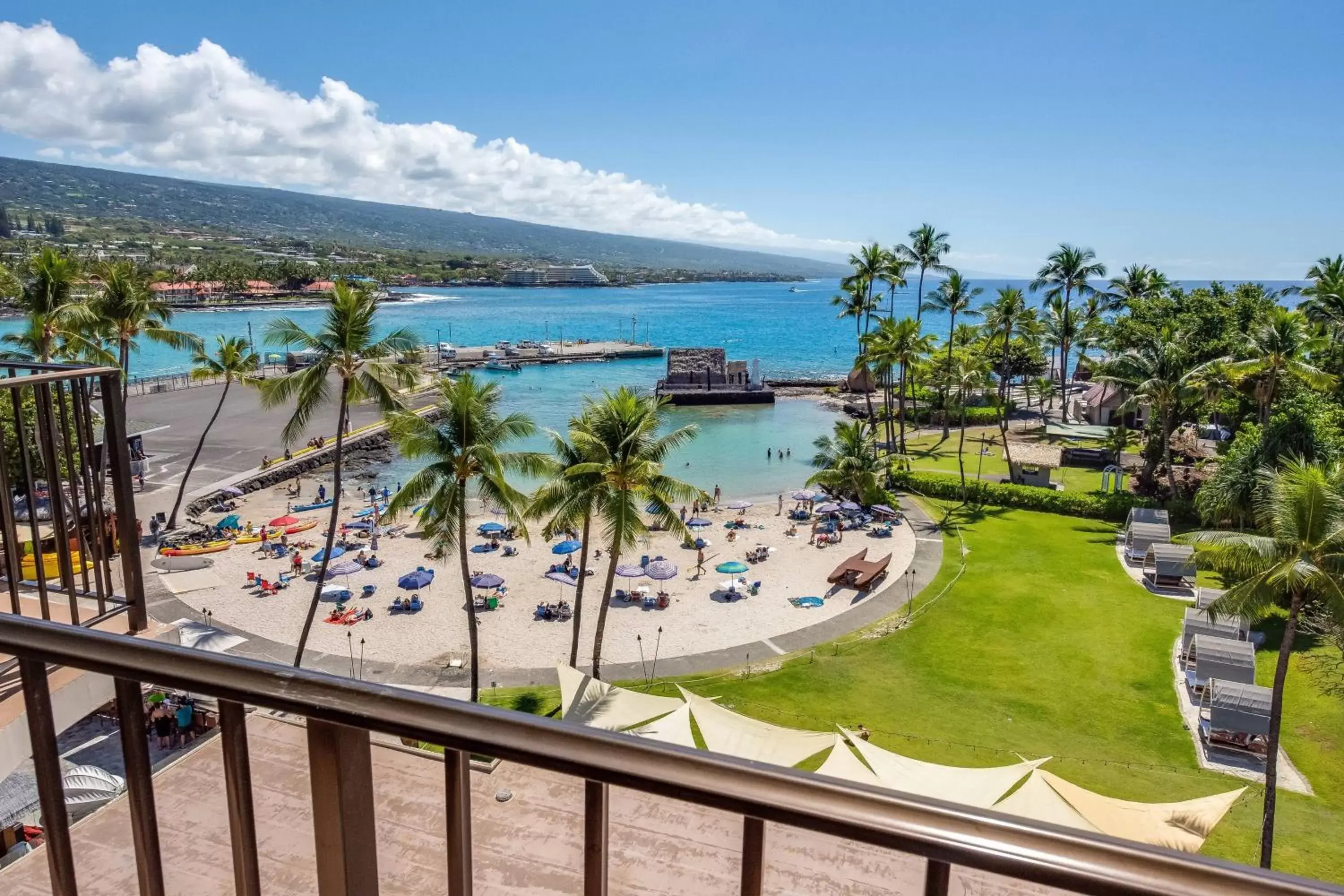 Photo of the whole room in Courtyard by Marriott King Kamehameha's Kona Beach Hotel