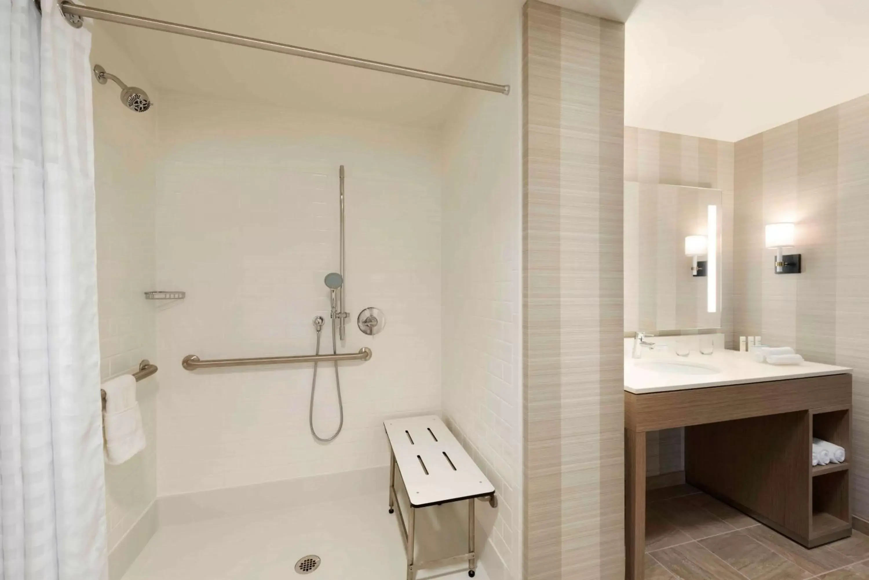 Bathroom in Homewood Suites by Hilton Chicago Downtown West Loop