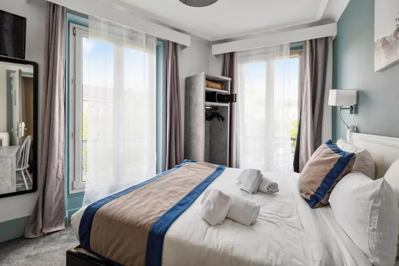 Bed in Grand Hôtel Des Gobelins Bed in Grand Hôtel Des Gobelins