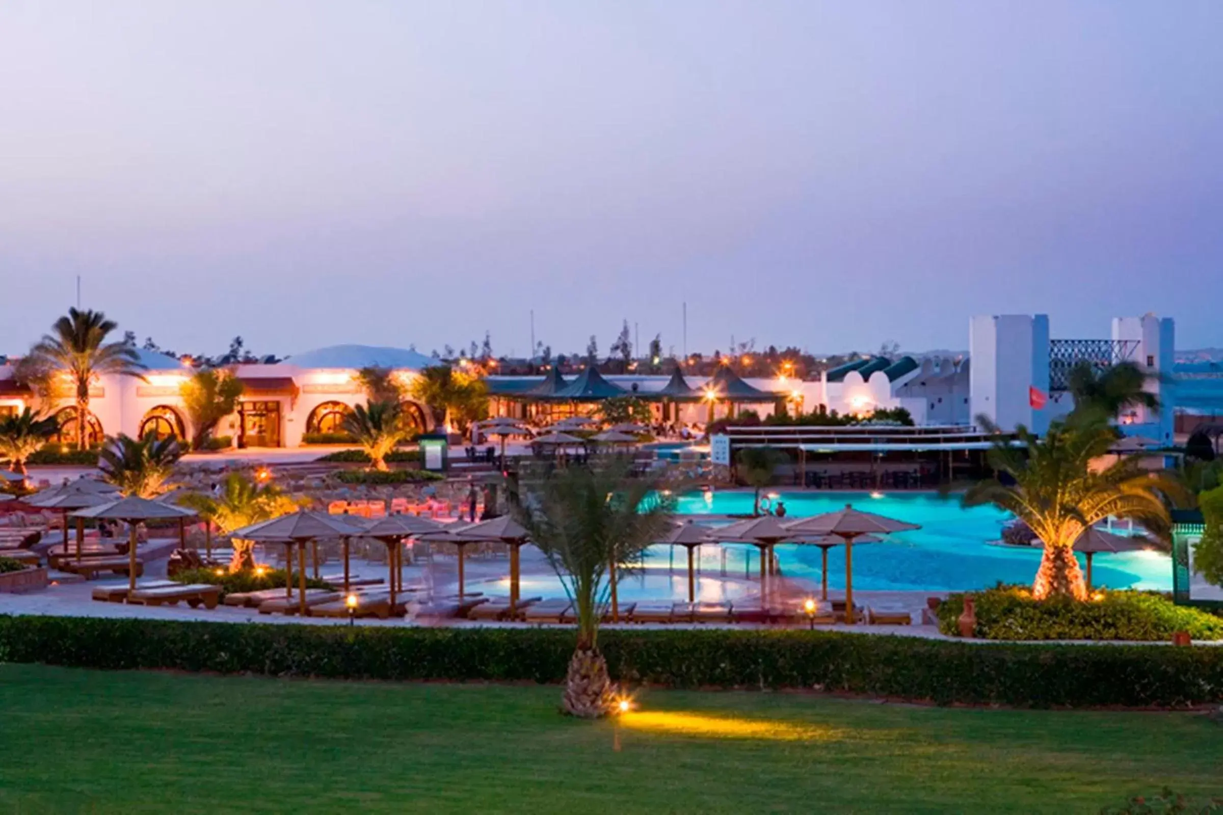 Facade/entrance, Swimming Pool in Mercure Hurghada Hotel
