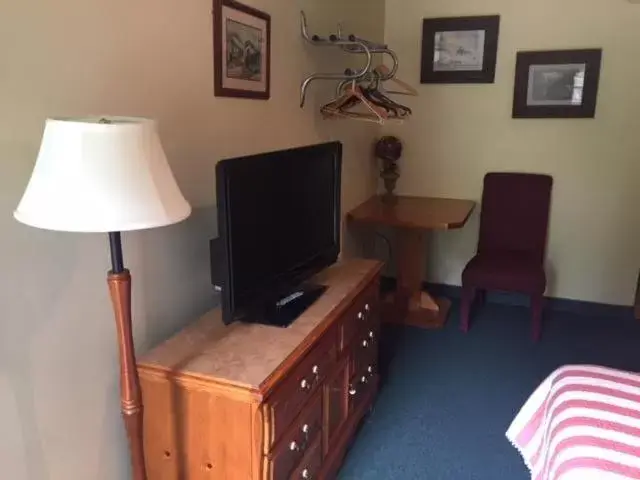 TV/Entertainment Center in Big South Fork Trail Lodge