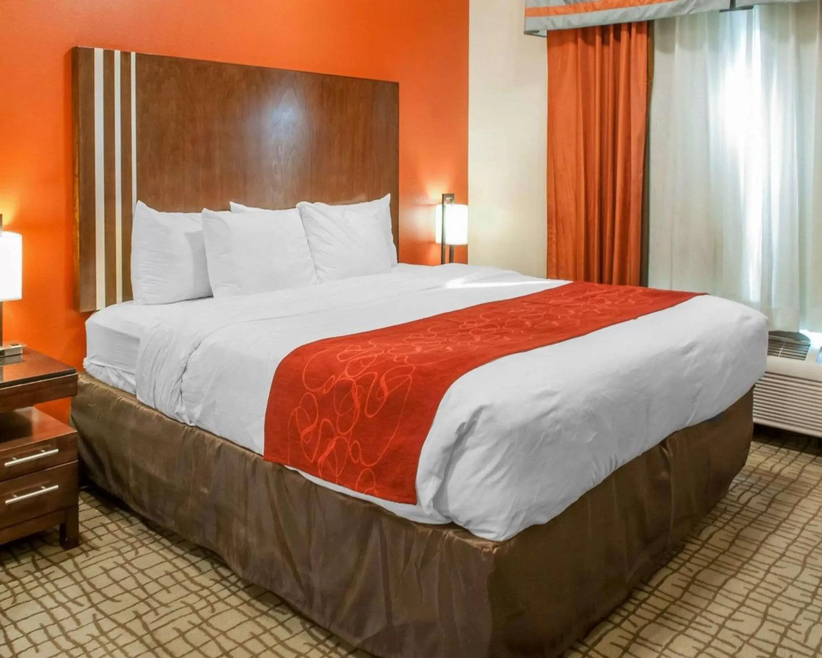 Bedroom, Bed in Comfort Suites Roswell