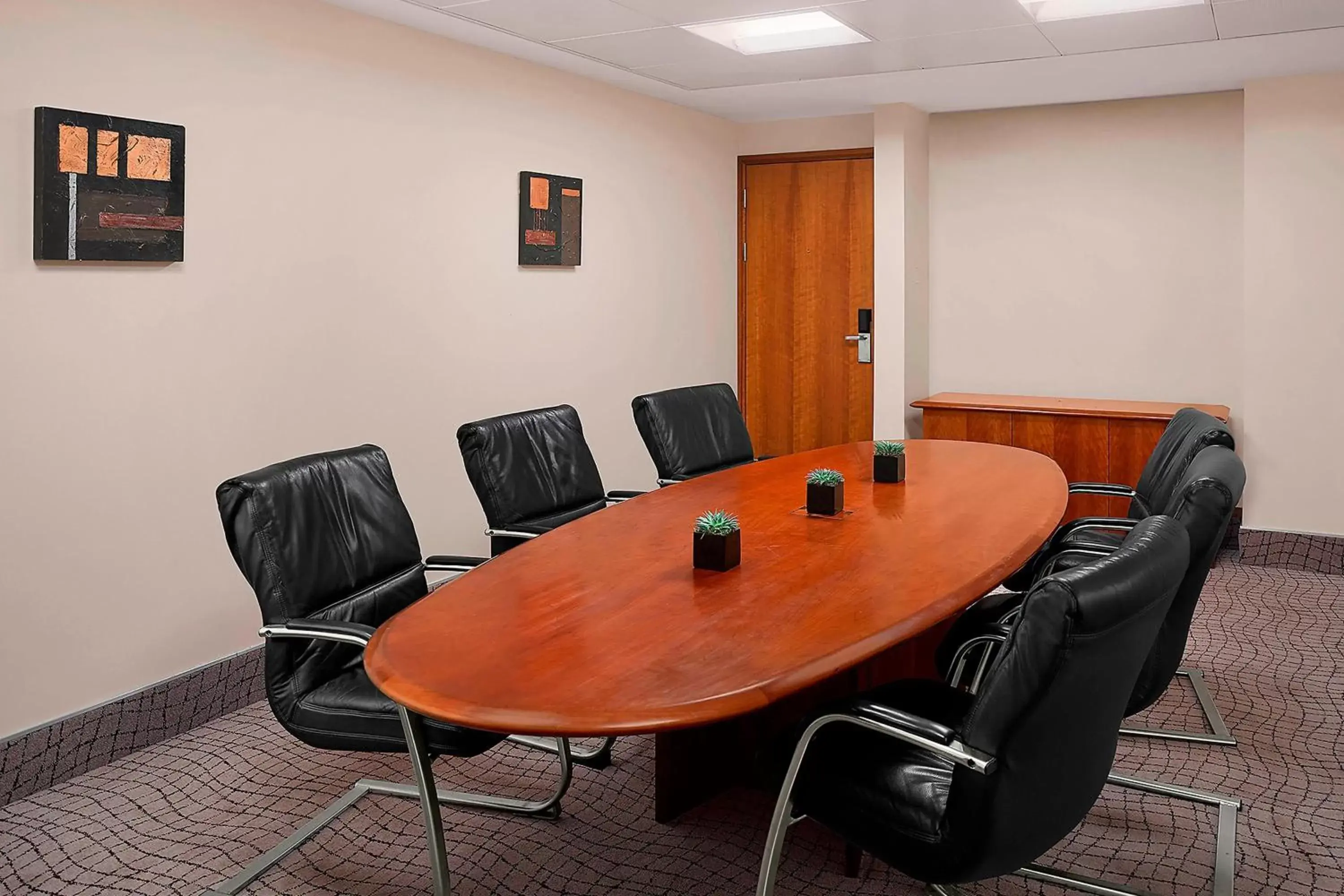 Meeting/conference room in Sheraton Heathrow Hotel