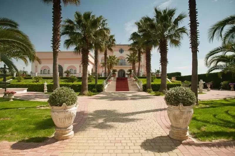 Facade/entrance, Garden in La Corte di Opaka