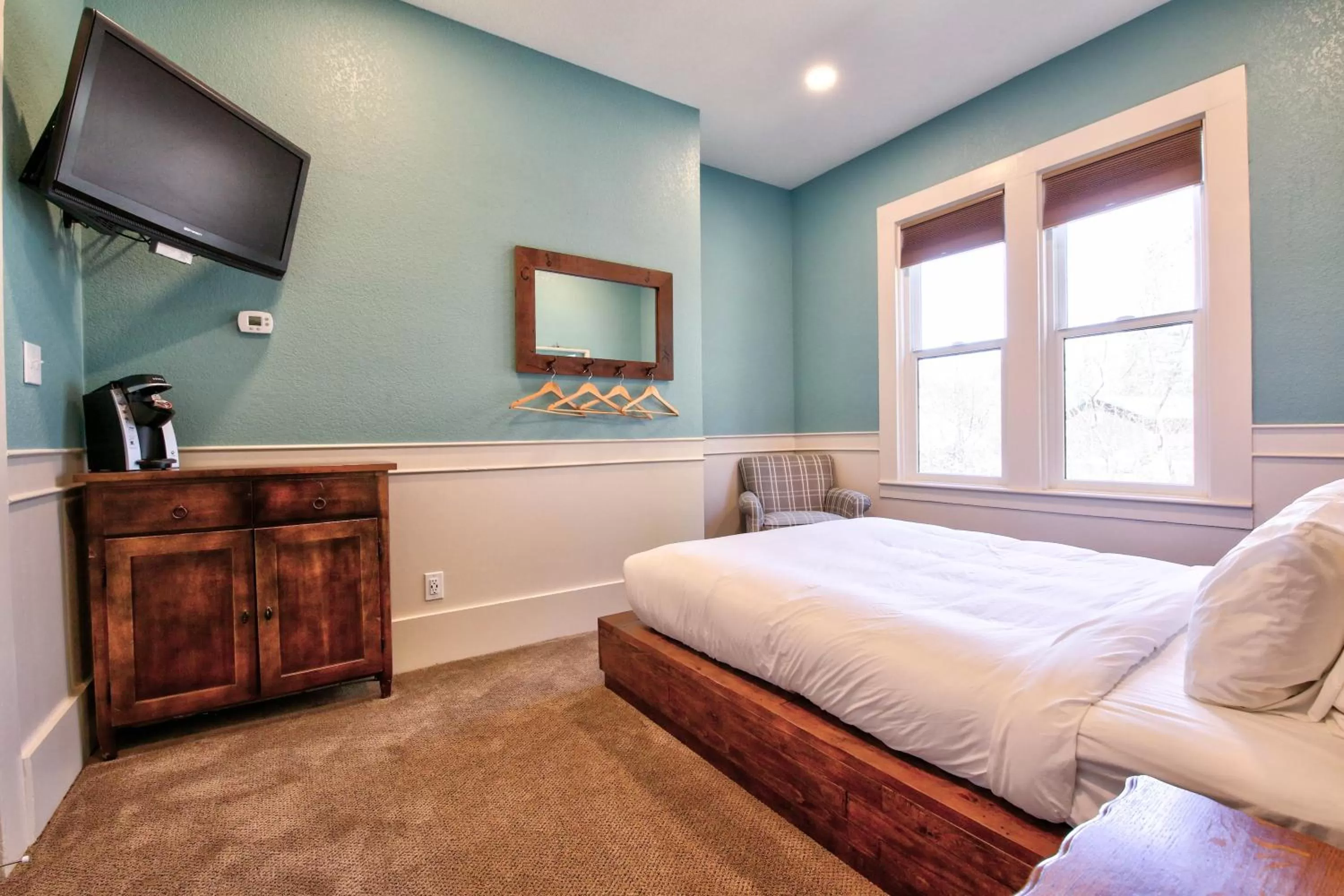 Bed in The Groveland Hotel