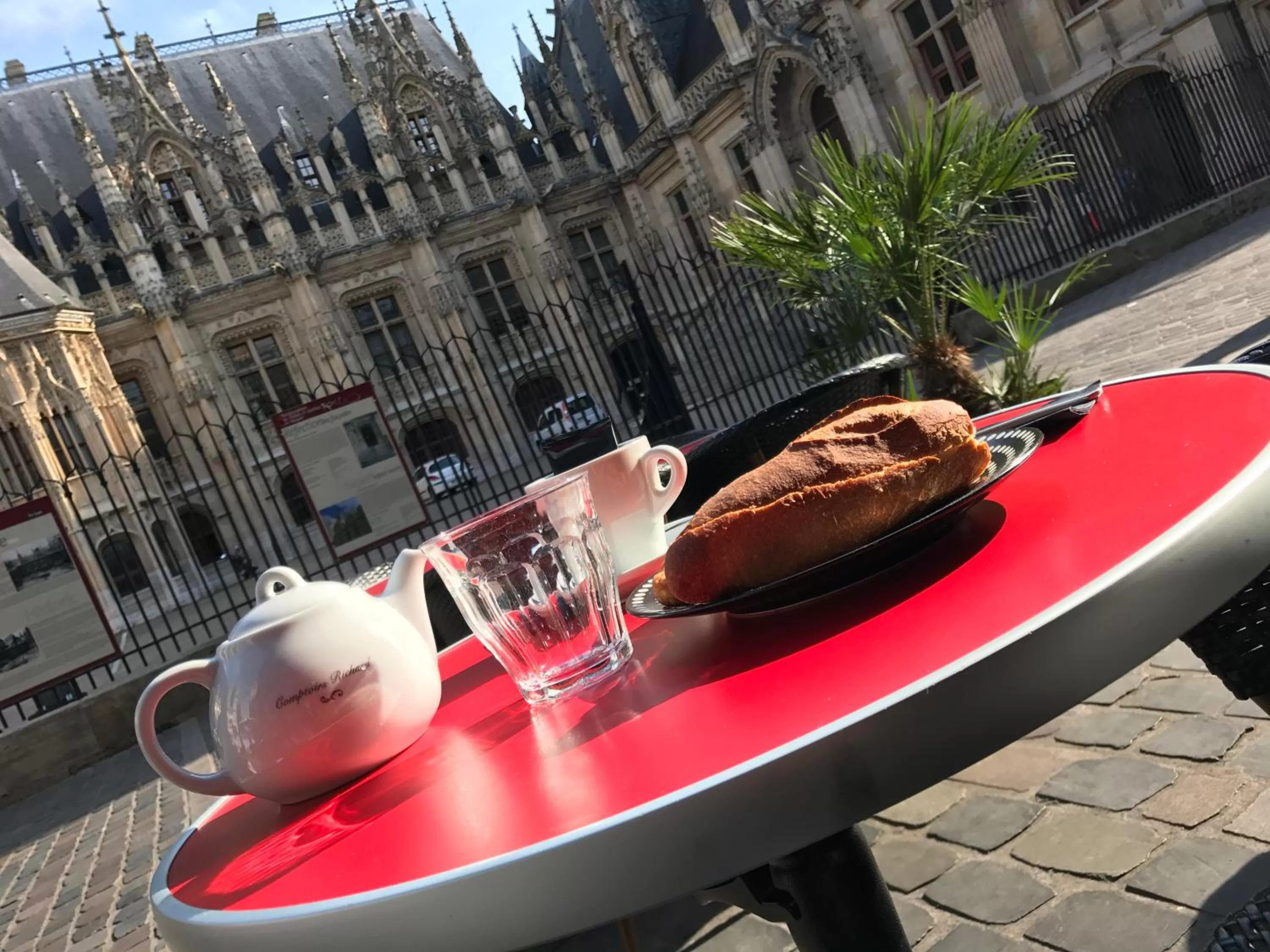 Patio in Les Initiés