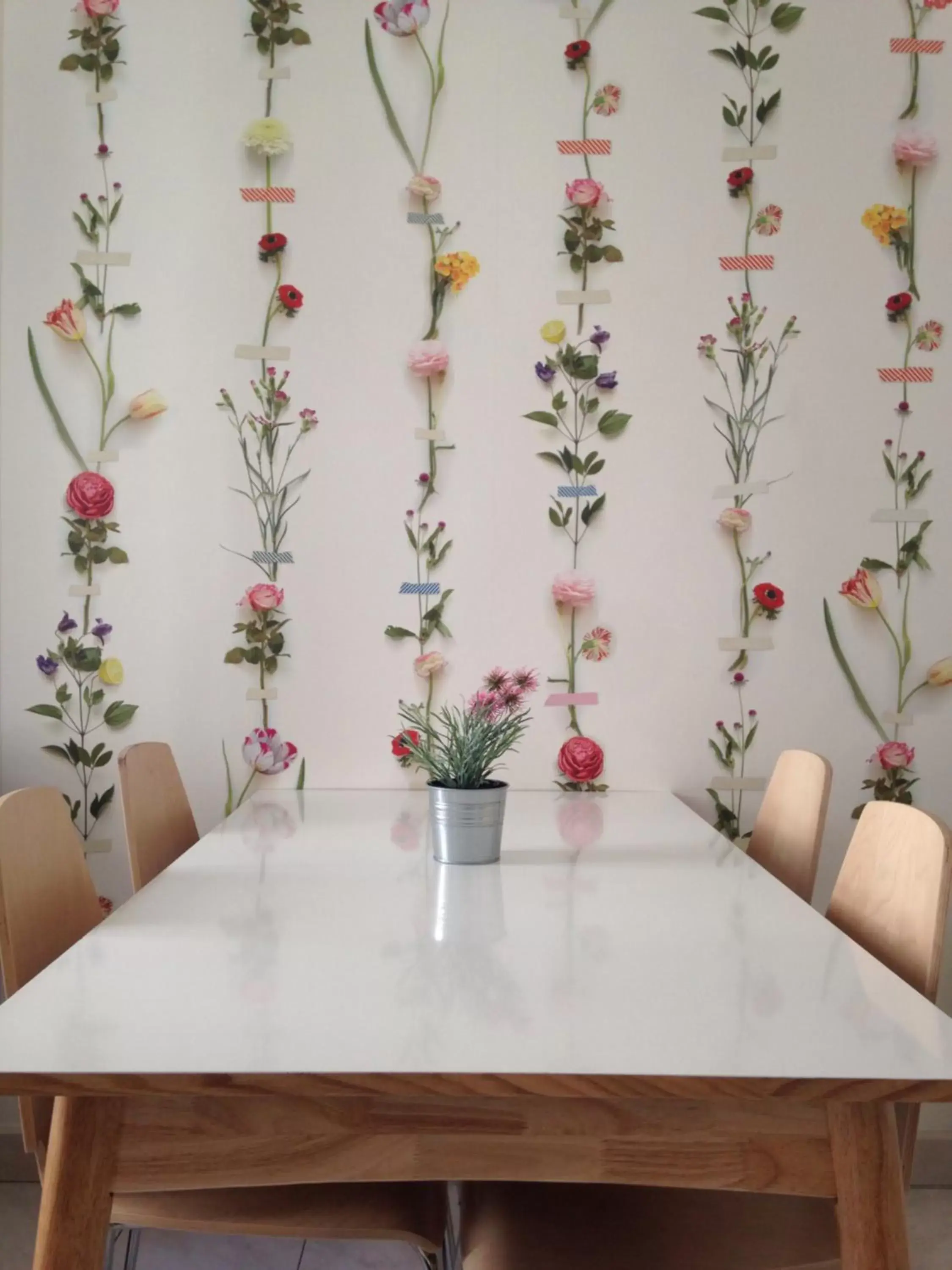 Family, Dining Area in Hôtel Central